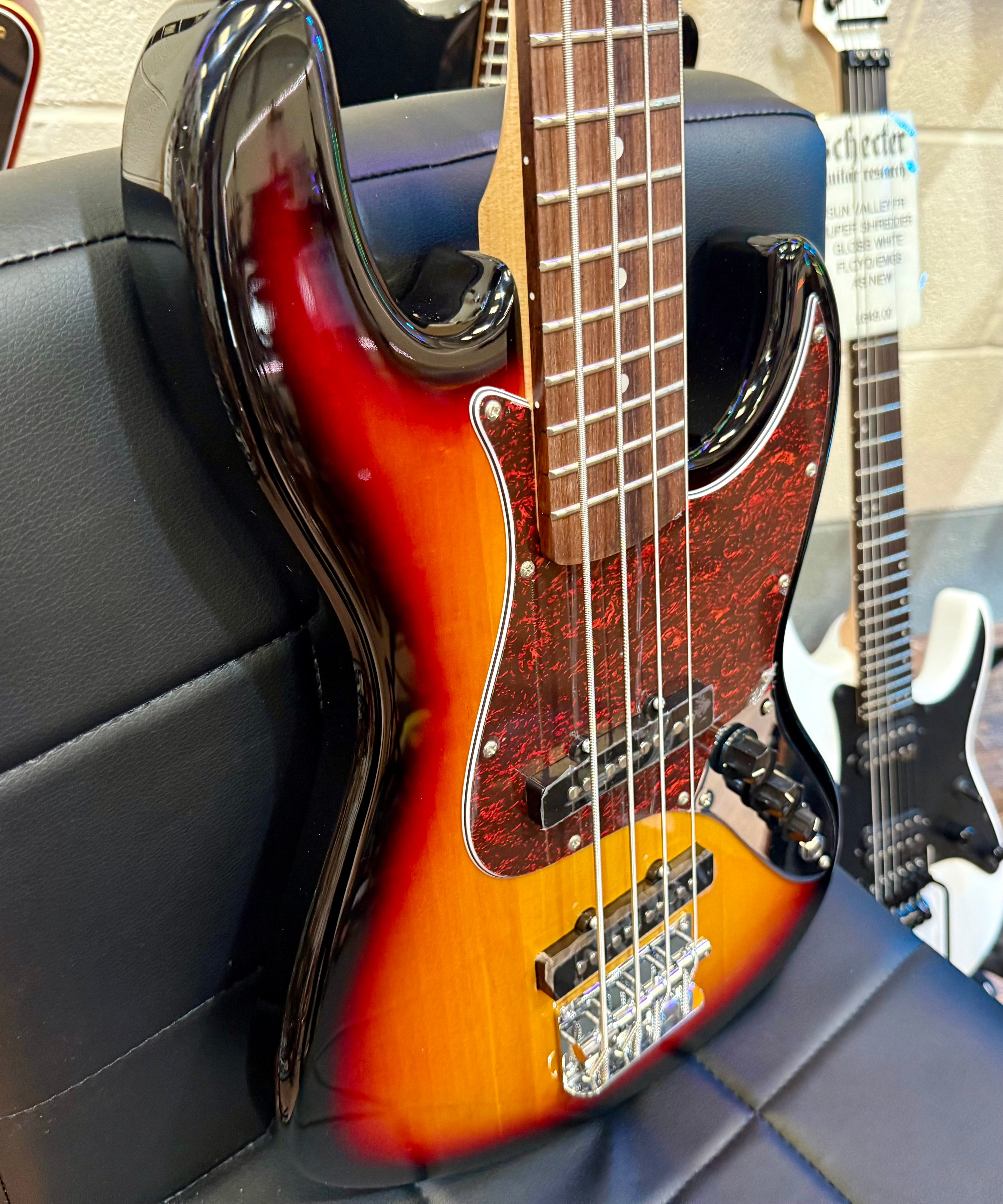 🌟BRAND NEW ~ SHORT SCALE🌟 Eko One VJB JB-100 3/4 Electric Jazz Bass Guitar~ Sunburst!