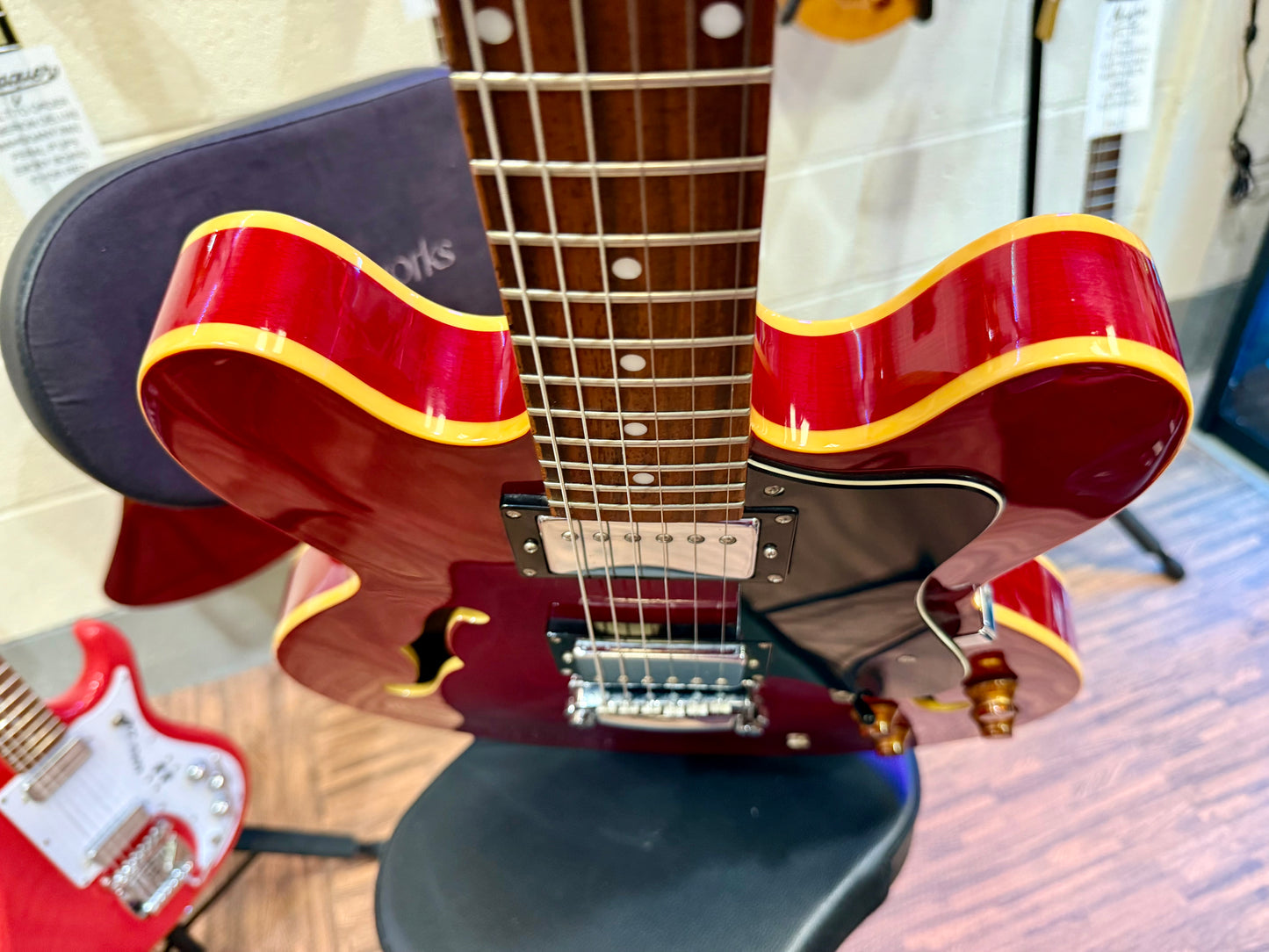 🎸LOVELY🎸 Tanglewood TH-502 CH~ Semi-Hollow Electric Guitar~ Cherry Red!