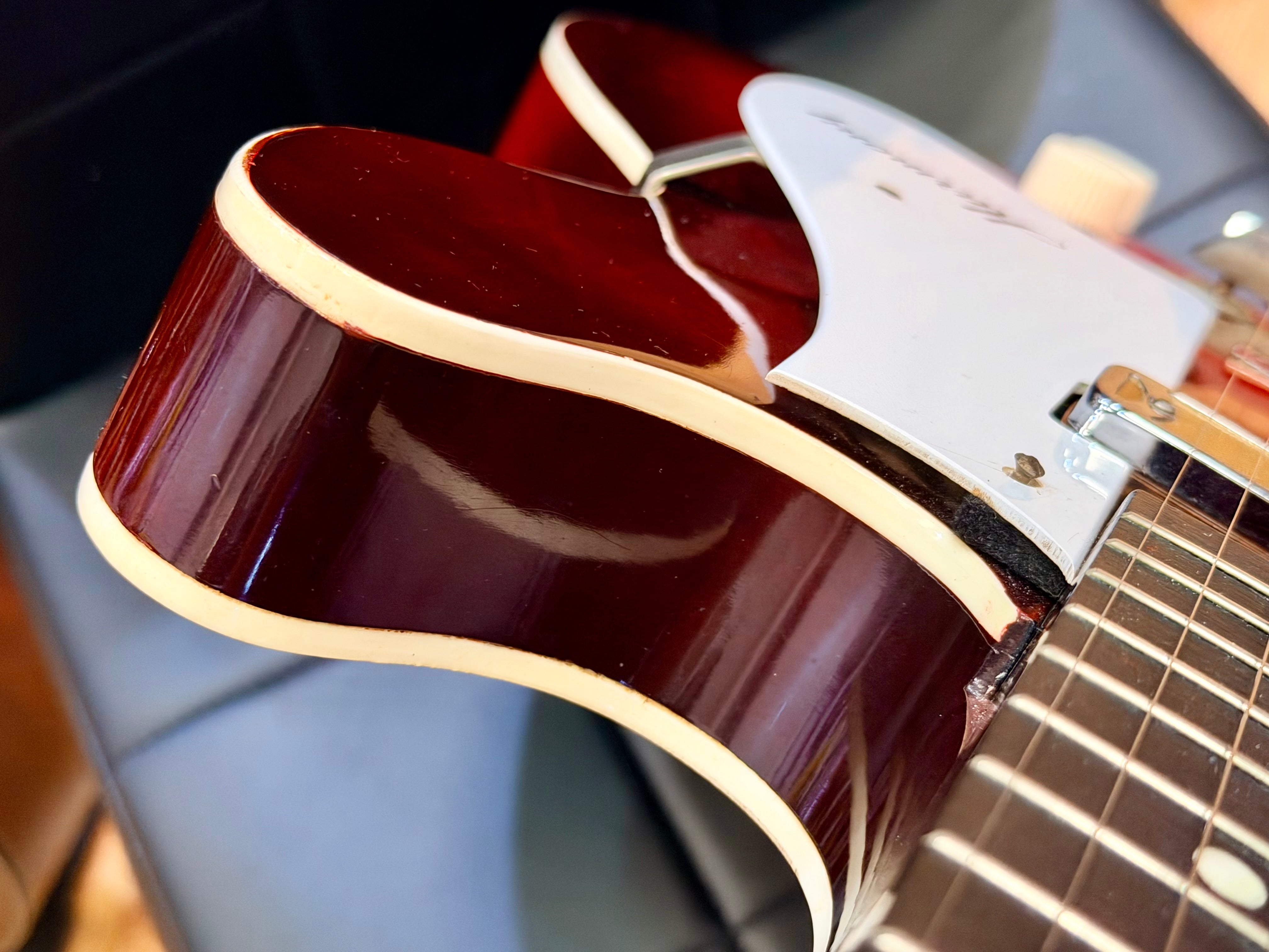 ✨VINTAGE✨ 1963 Harmony H53 Rocket~ Made in USA~ Semi-Hollow D’Armond P’up + Case