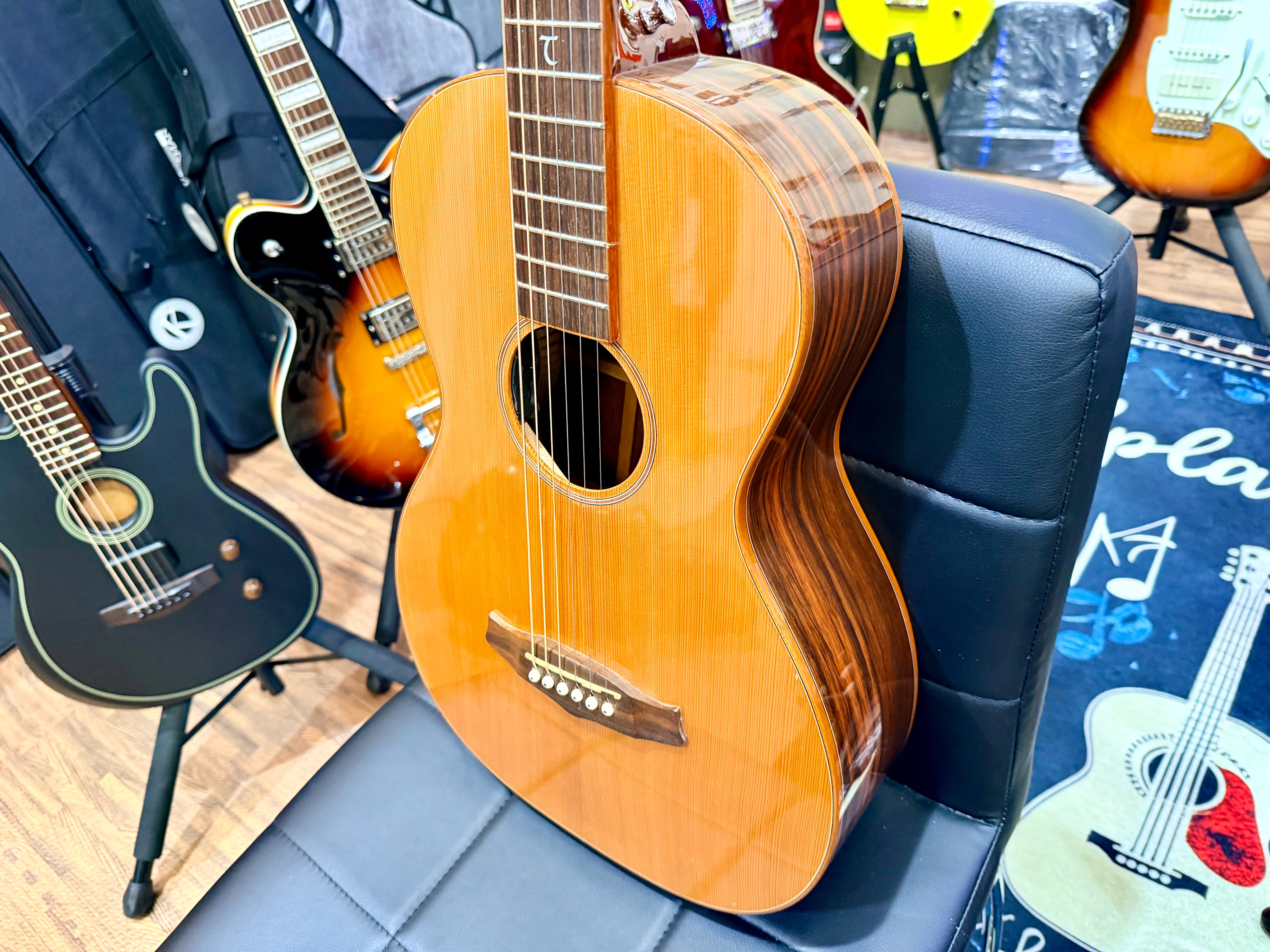 π Tanglewood Exotic Java TWJPE Parlour Electro Acoustic + Hard Case~Stunning π