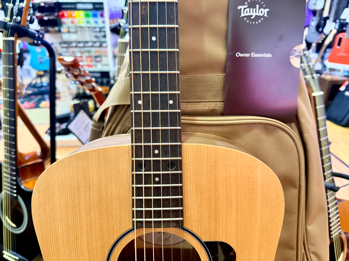 2026 Taylor Big Baby BBT Acoustic Guitar~ Natural~ Ex-Demo Mint + GigBag
