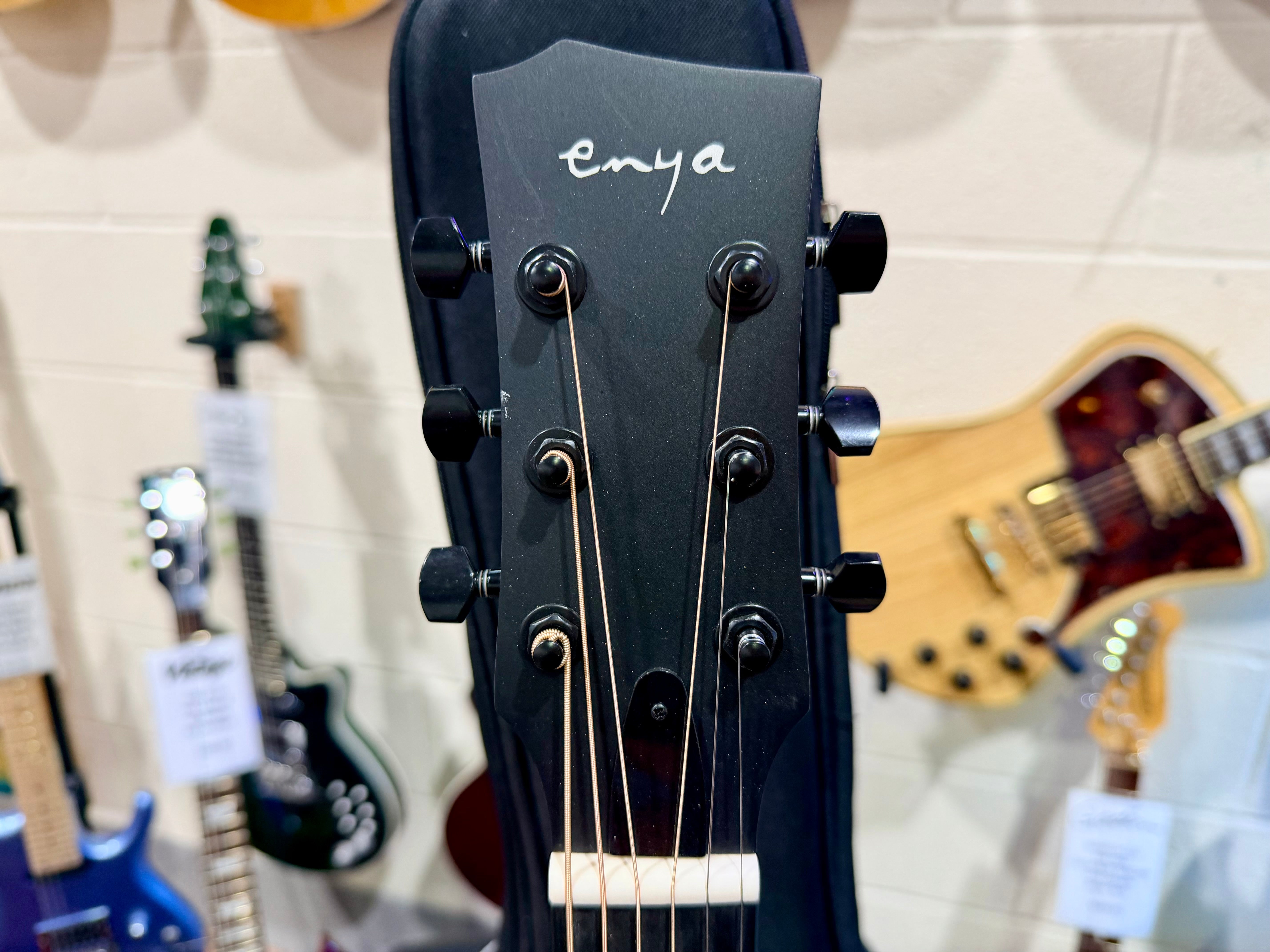 🔥NEW 2025🔥 Enya EA-X1 Pro~Vintage Sunburst Acoustic Guitar~Sitka Spruce & bag