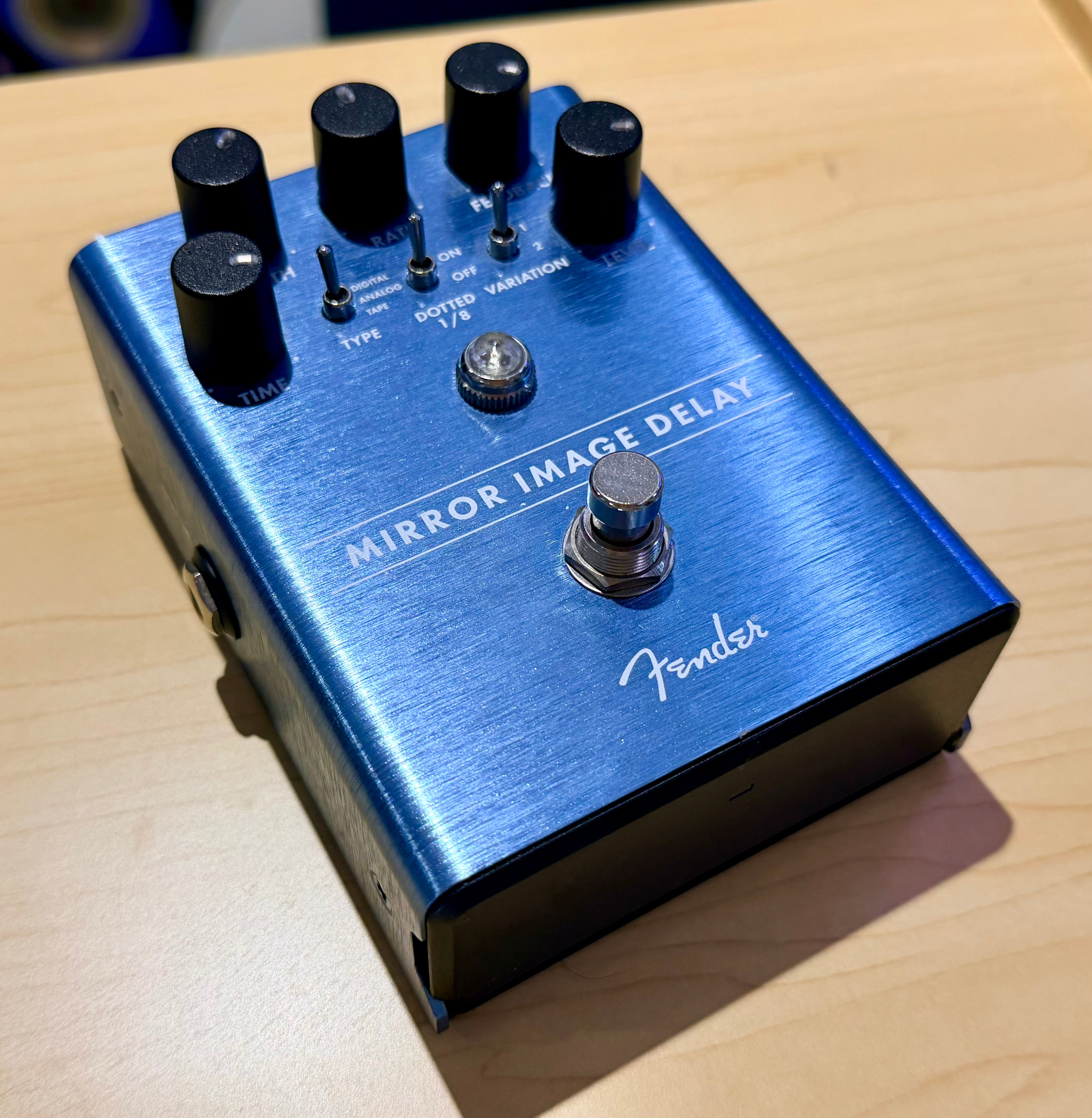 🎸 Fender Mirror Image Delay Guitar Pedal~ Effects Unit~ Mint! 🎸