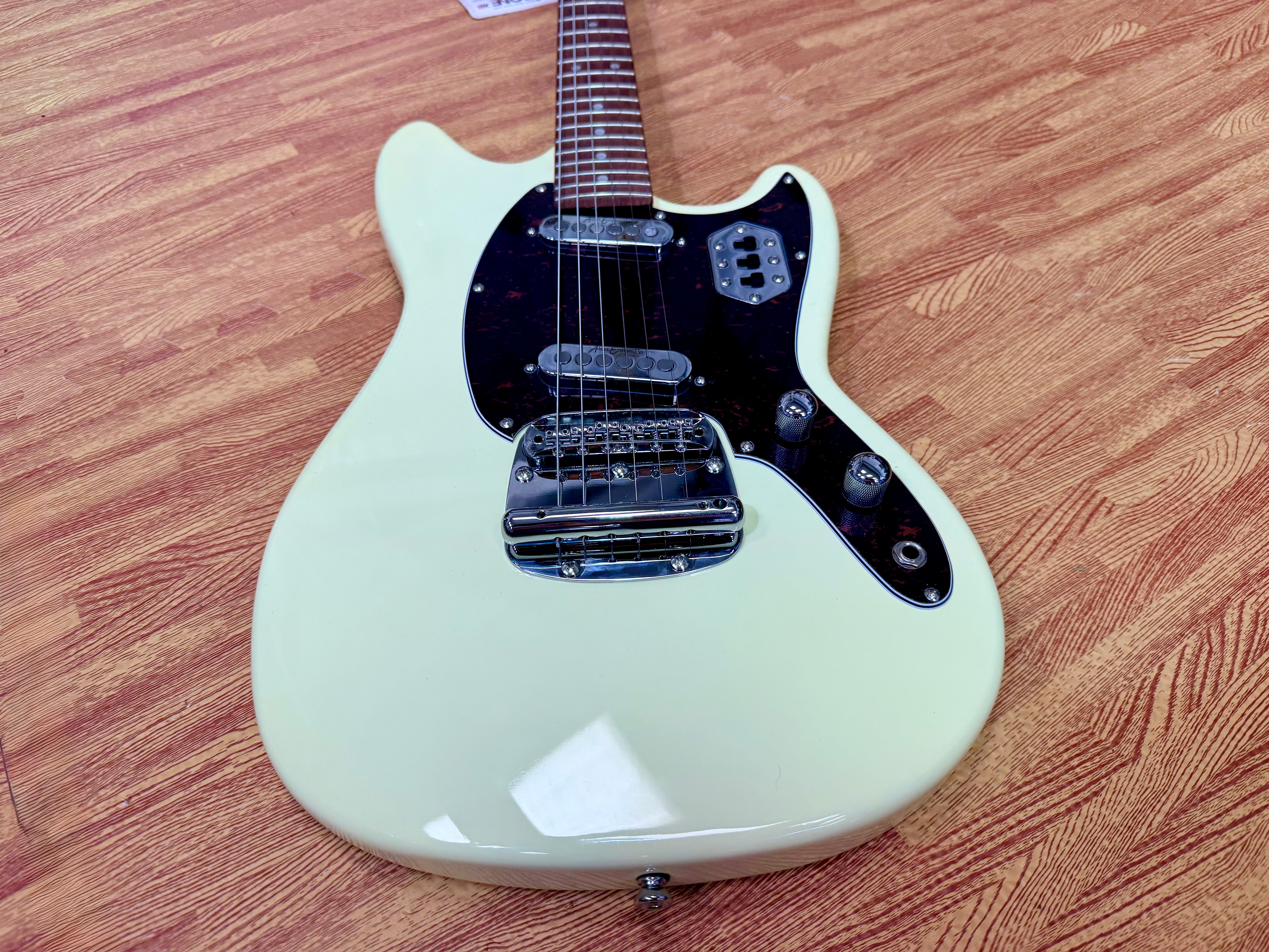 🔥NEW🔥 Vintage REVO Series 'Colt' SS Twin Electric Guitar ~ Vintage White!