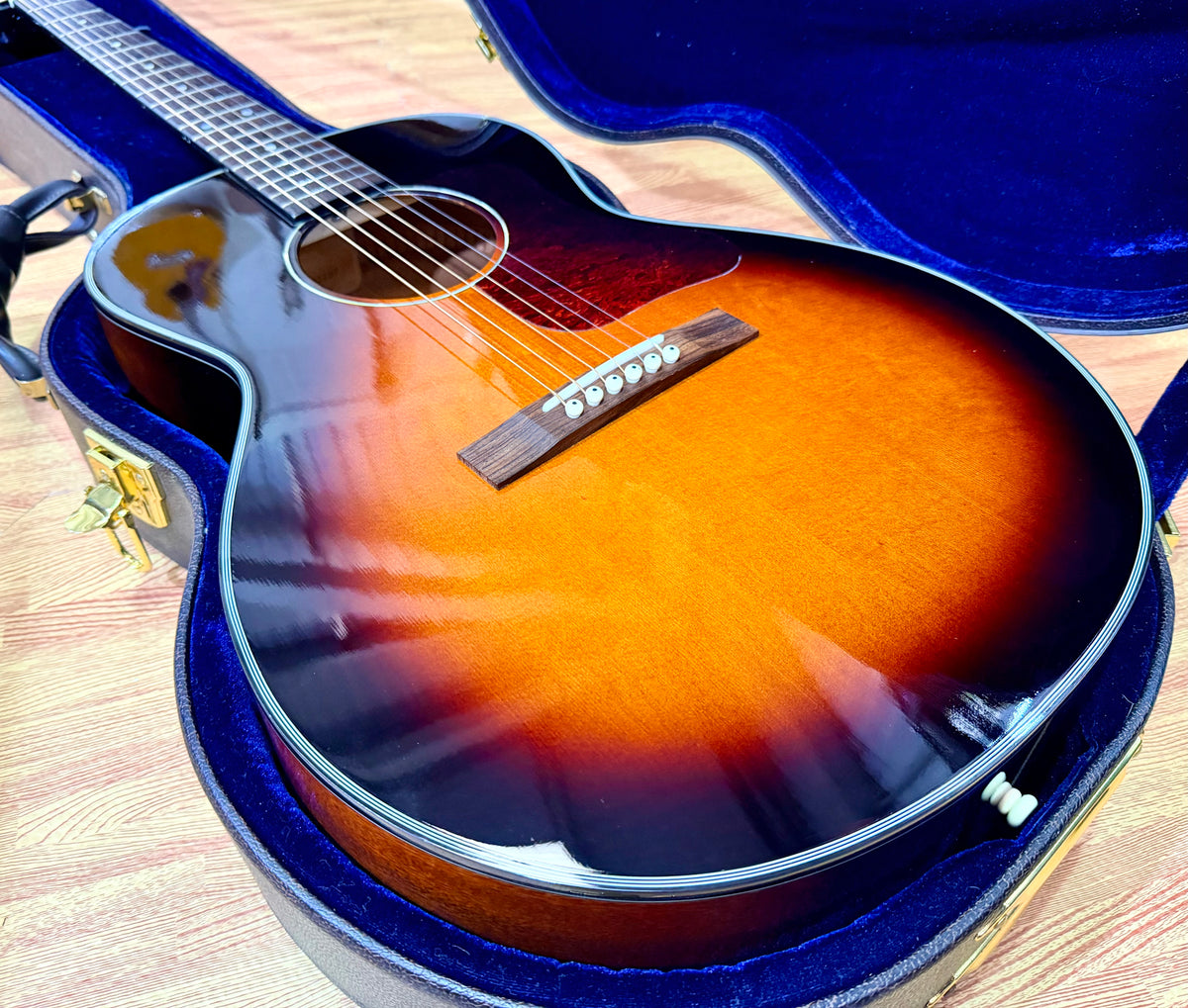 Peerless PGC-65 00 Compact Grand Concert Acoustic Guitar~ Vintage Sunburst OHSC!