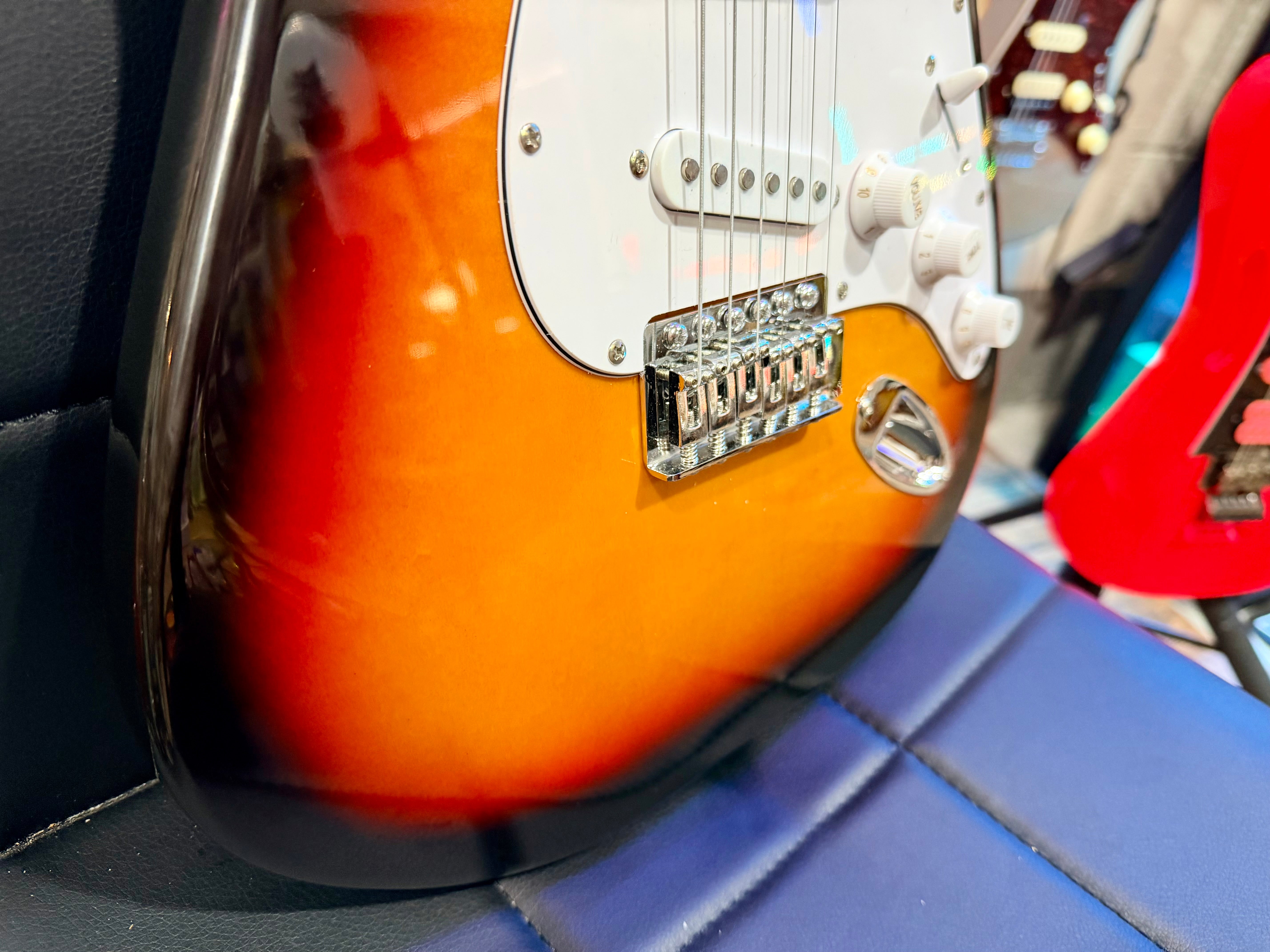 🎄XMAS DEAL🎄 Fazley Classic Series S Electric Guitar Sunburst + Amplifier~ NEW!