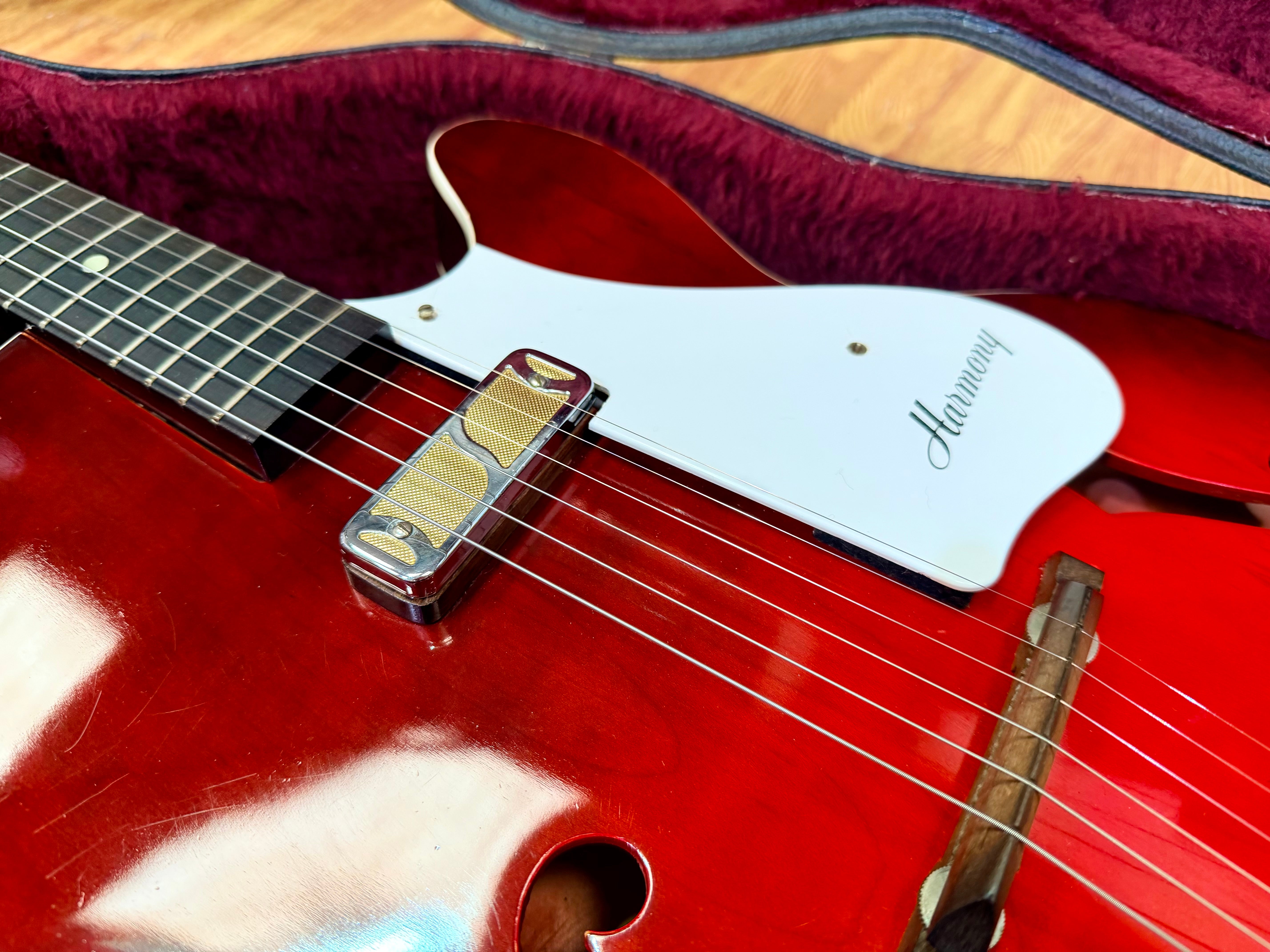 ✨VINTAGE✨ 1963 Harmony H53 Rocket~ Made in USA~ Semi-Hollow D’Armond P’up + Case