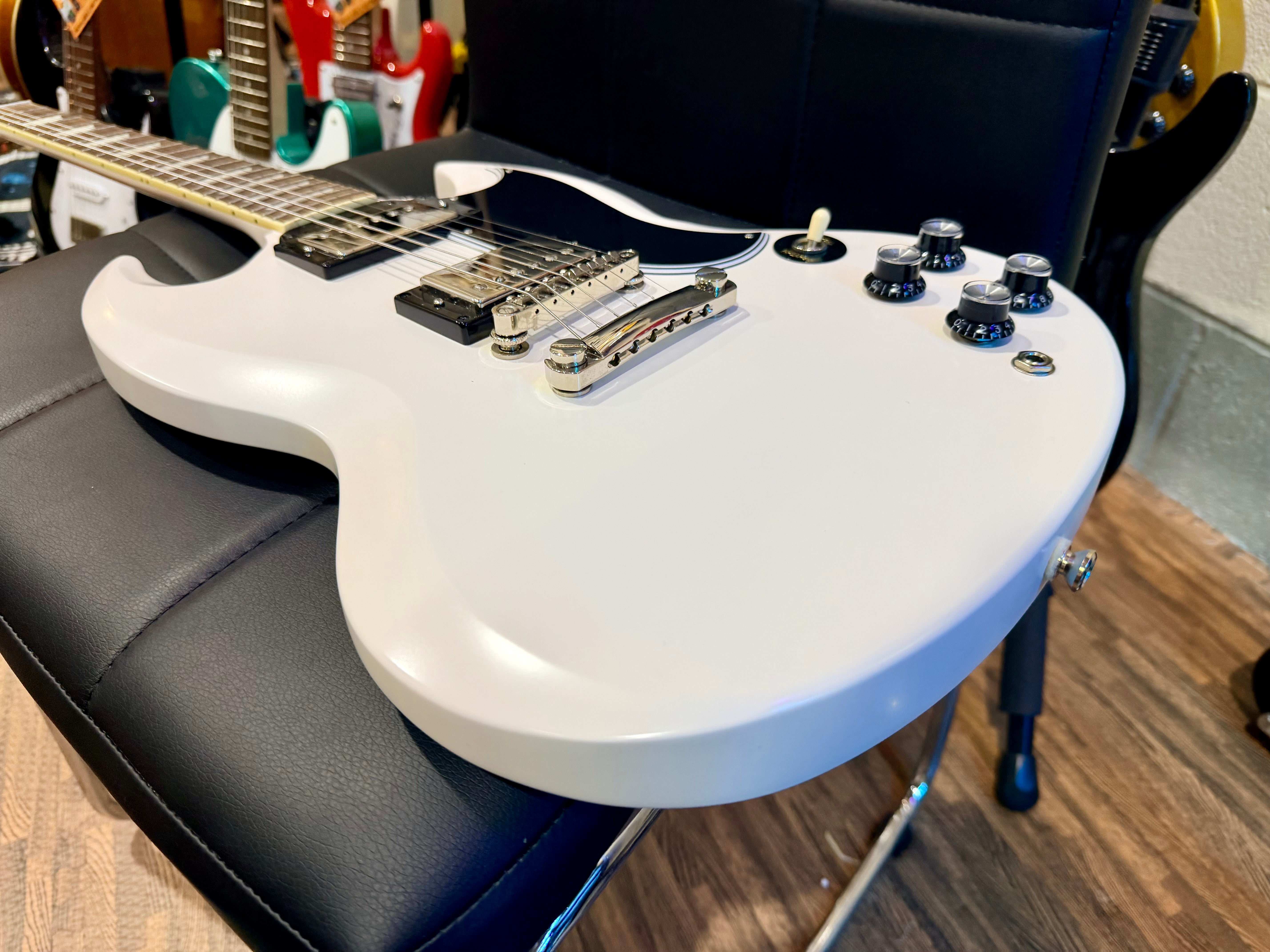 🌟2022🌟 Epiphone 1961 Les Paul SG Standard~ Aged Classic White~ ‘61 + Hard Case