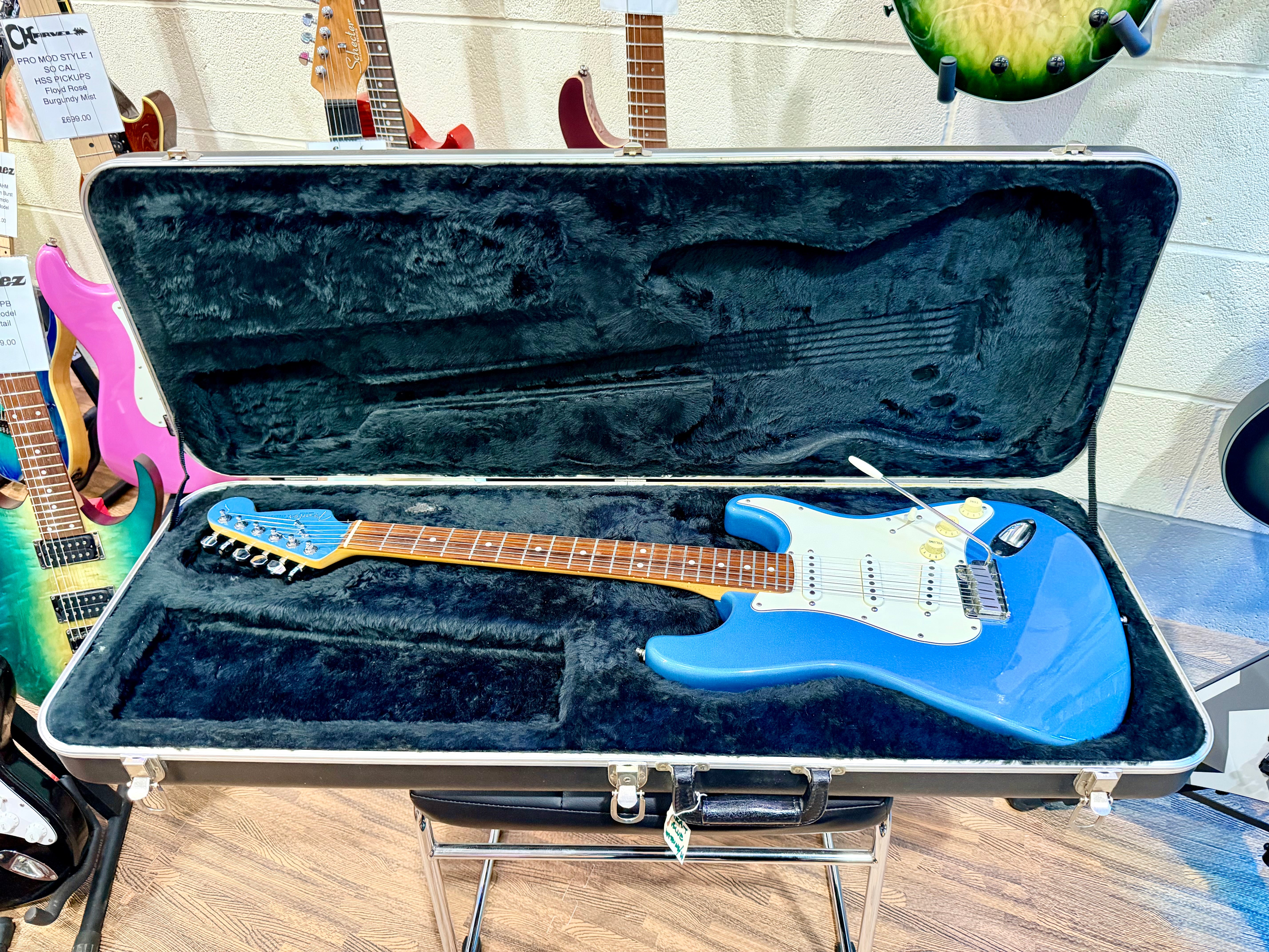 π1996π Fender Limited Edition American Standard Stratocaster~ Lake Placid Blue