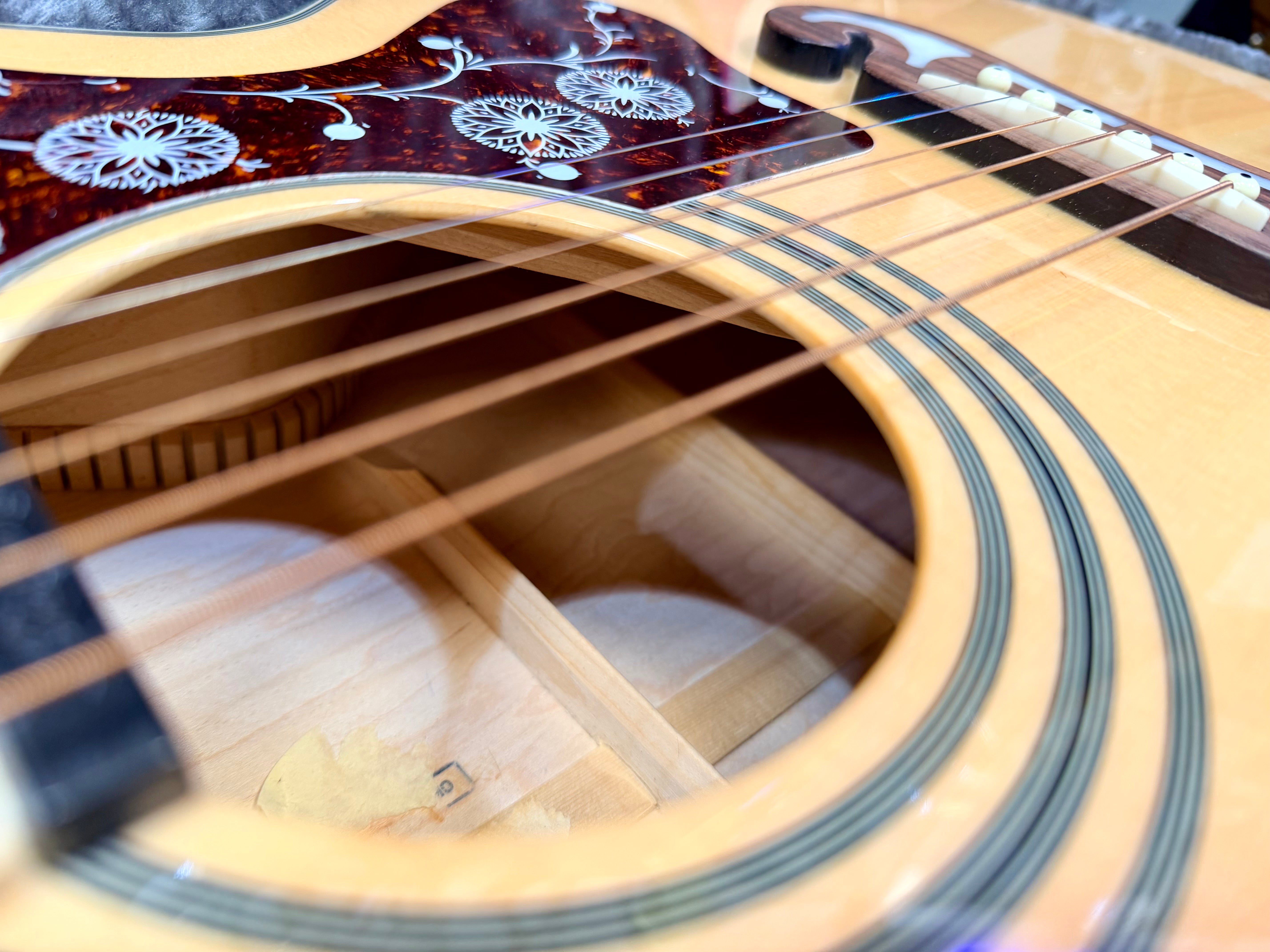 ✨MINT✨ Epiphone EJ-200SCE Jumbo Electro Acoustic~ Natural~ Esonic 2 + H/Case!