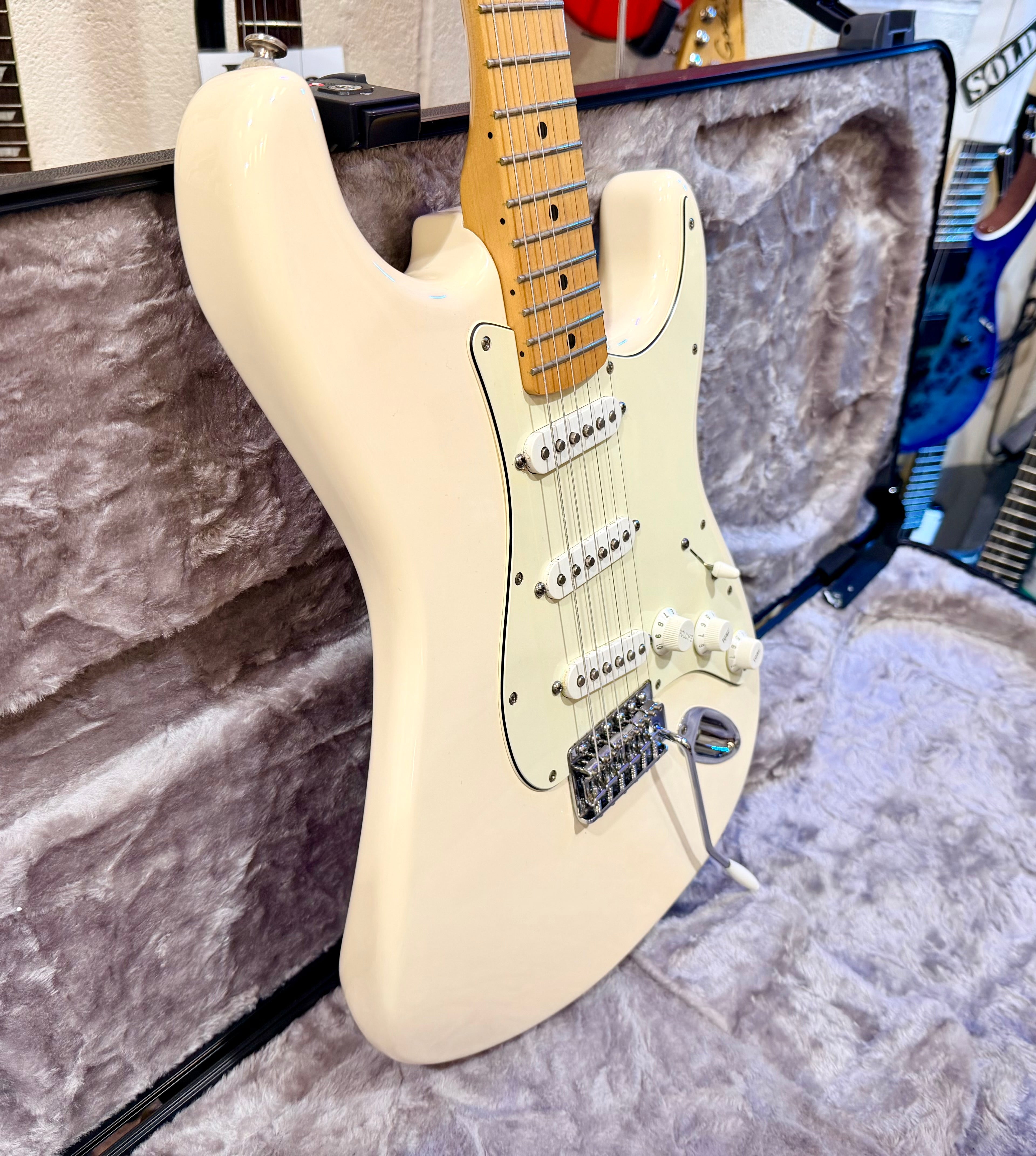 🌟2014🌟 Fender Standard Stratocaster~ Mexican Strat~ Arctic White~ Hard Case!