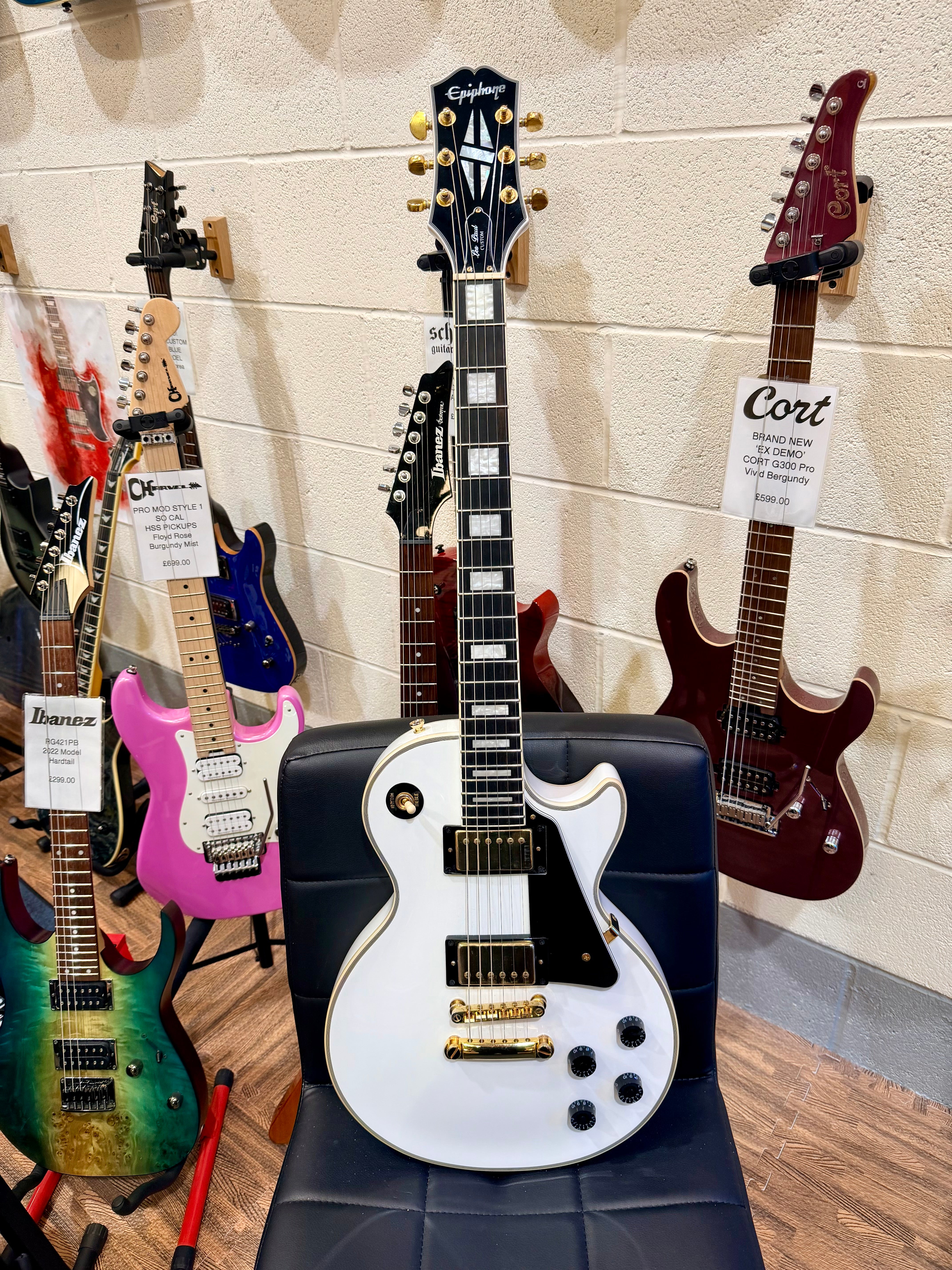 ⚡️MINT 2021⚡️ Epiphone Les Paul Custom Guitar~ Alpine White~ Inspired By Gibson!