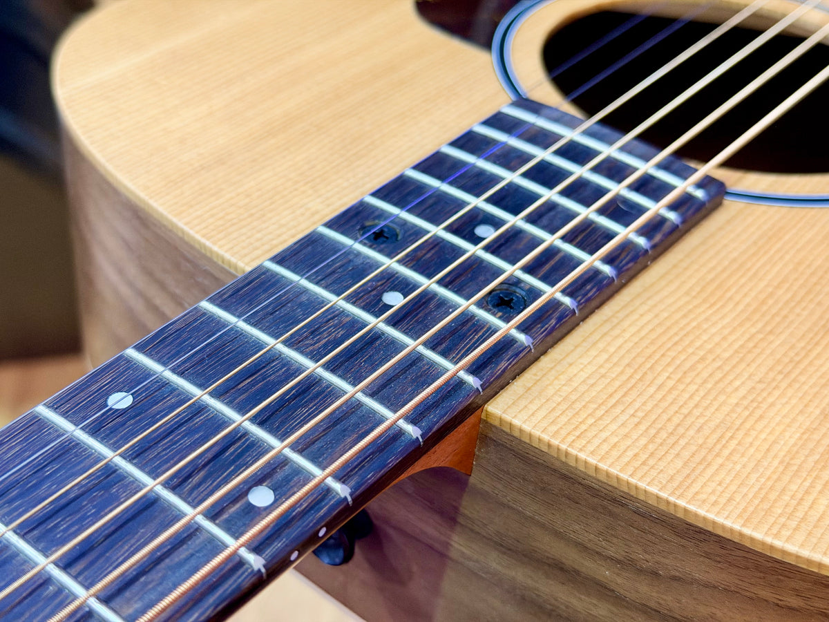 2026 Taylor Big Baby BBT Acoustic Guitar~ Natural~ Ex-Demo Mint + GigBag