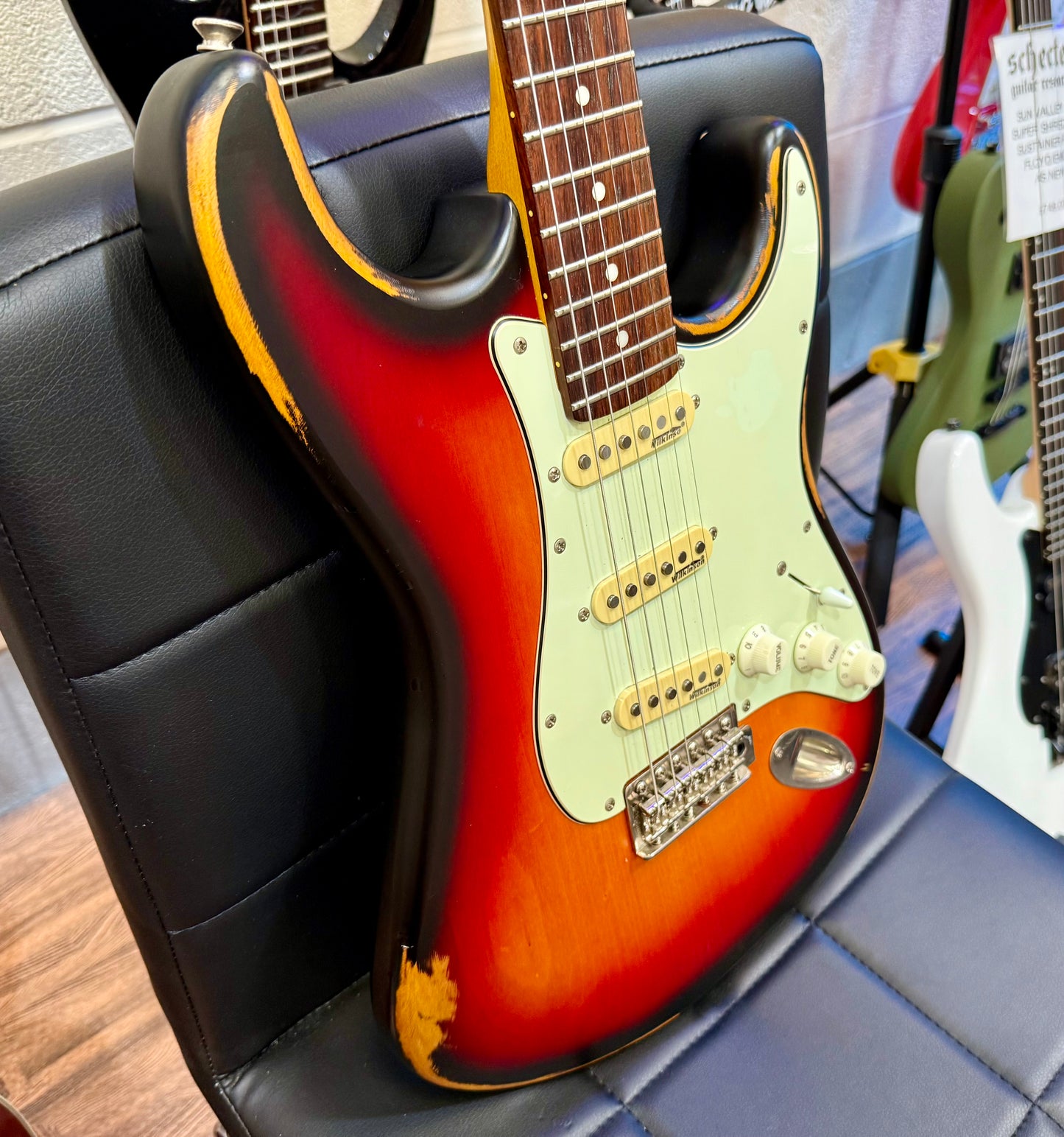 š„ Vintage V6 ICON Electric Guitar~ Distressed Sunburst Relic~ Stratocaster š„