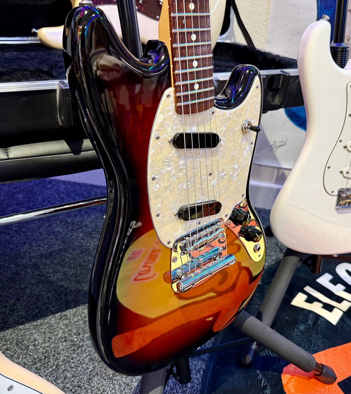 🔥2018 USA🔥 Fender American Performer Mustang~ 3-Color Sunburst~ Case & Docs!