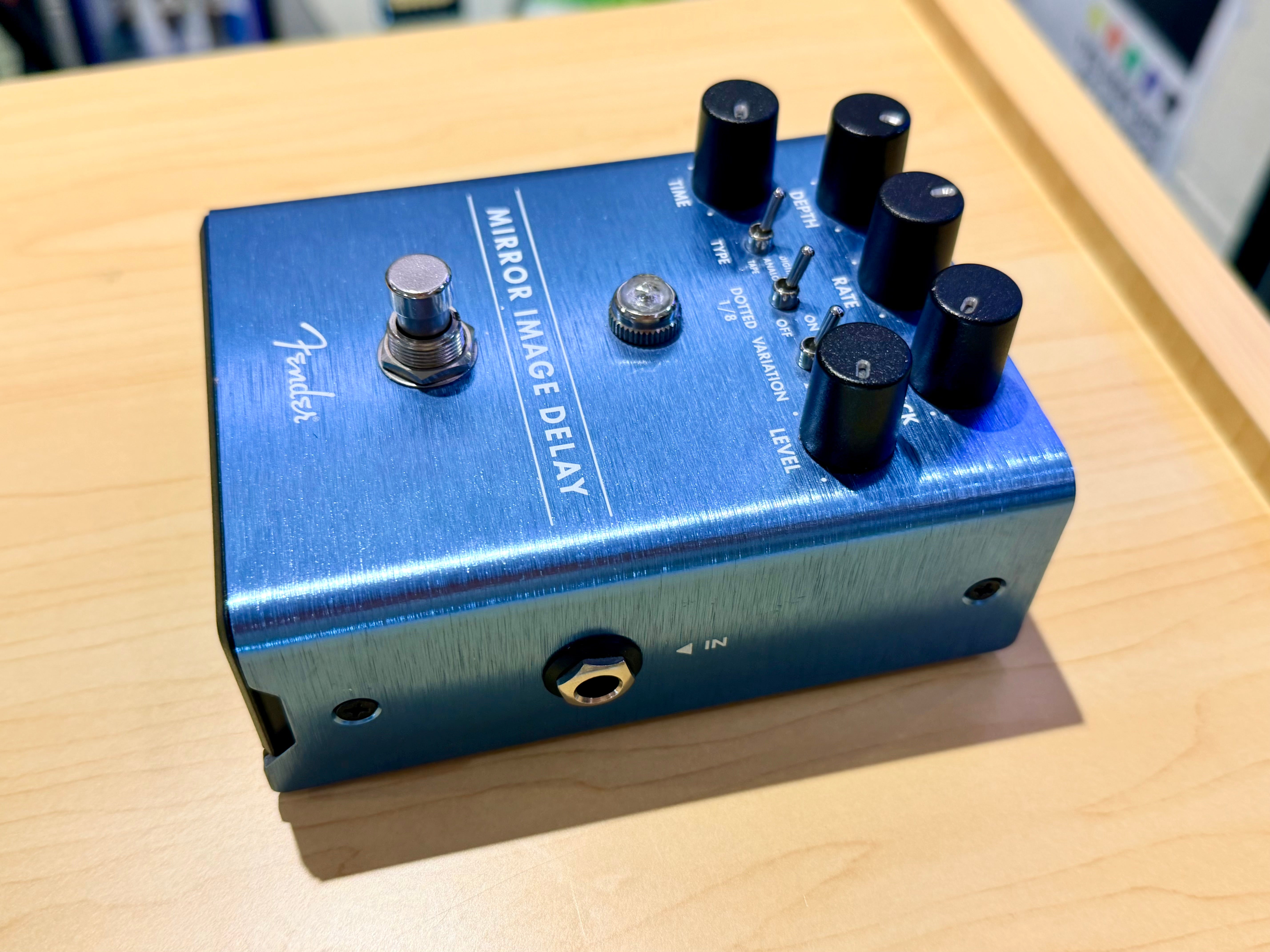 🎸 Fender Mirror Image Delay Guitar Pedal~ Effects Unit~ Mint! 🎸