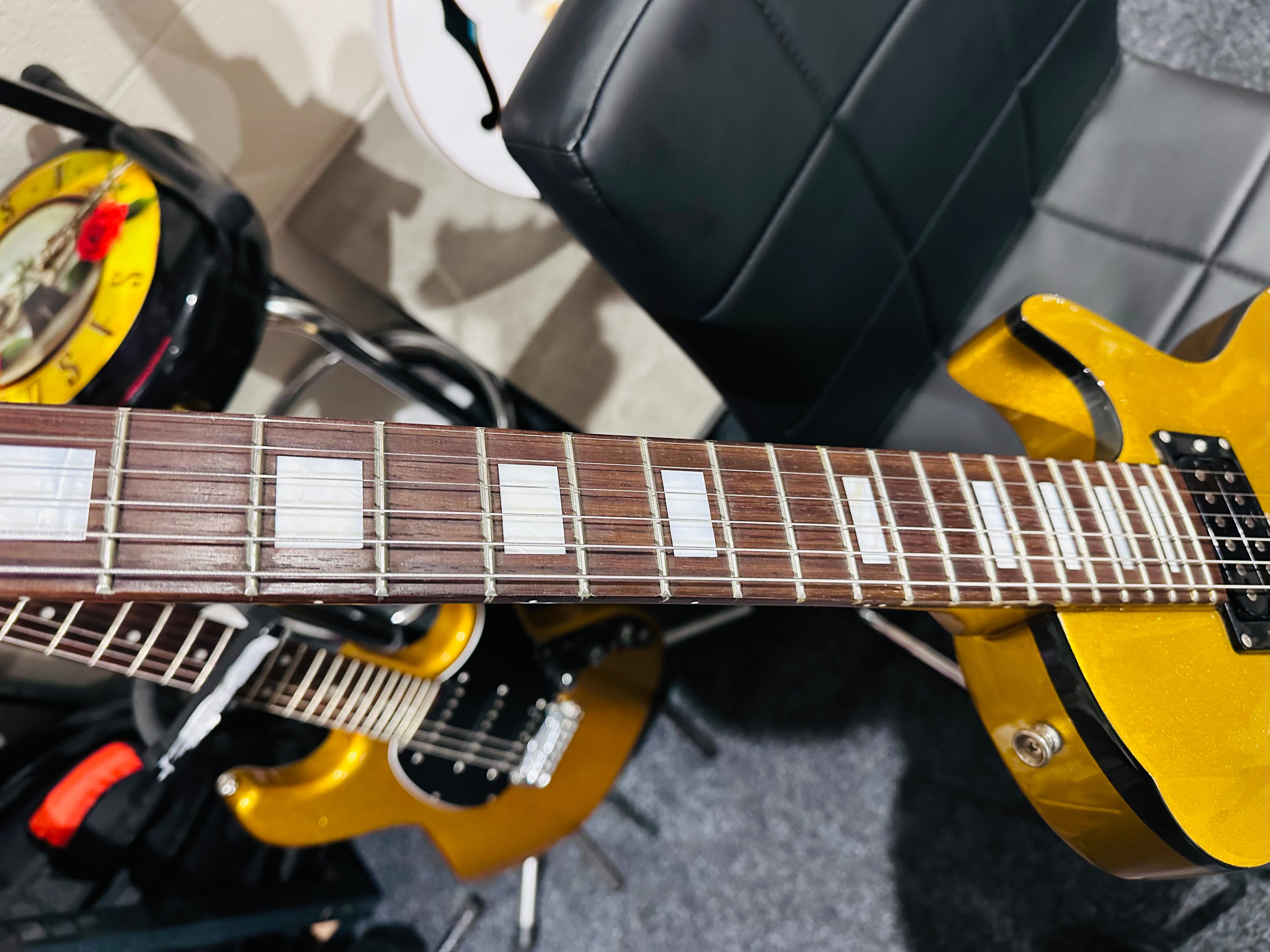 🌟ULTRA RARE & SPECIAL🌟 Lodestone UK Pulse Les Paul Shape Electric Guitar~ Gold