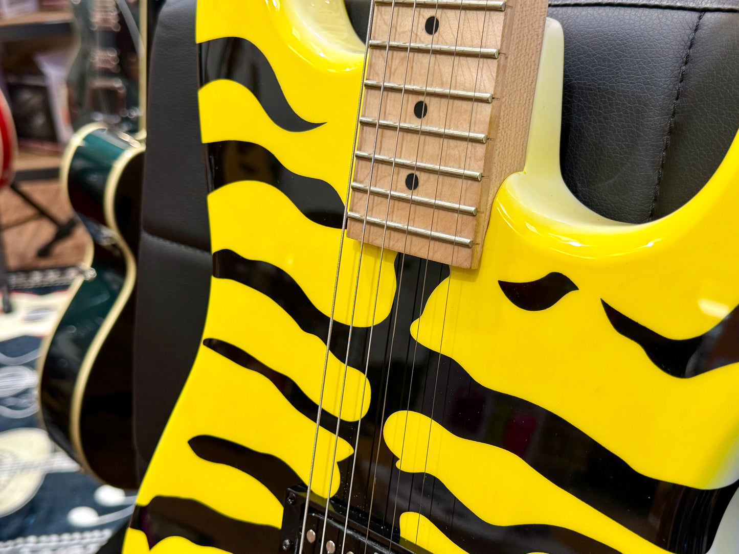 🐯MINT🐯 ESP LTD GL-200MT George Lynch~ Yellow Tiger Stripe~ Signature~ 2022!
