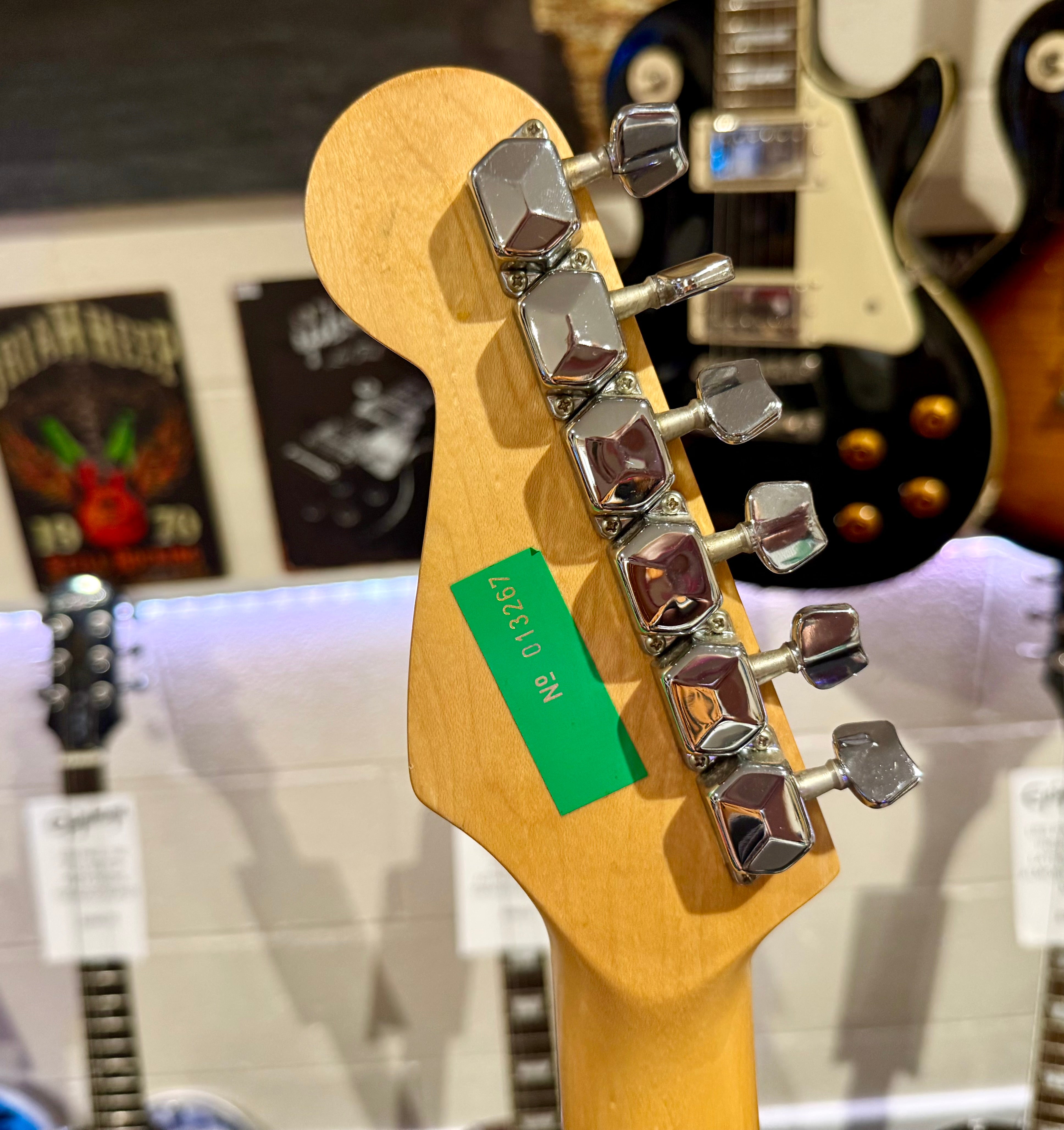 🌟RARE KOREAN🌟 1990’s Fender Squier Stratocaster~ Black & white Classic Strat!