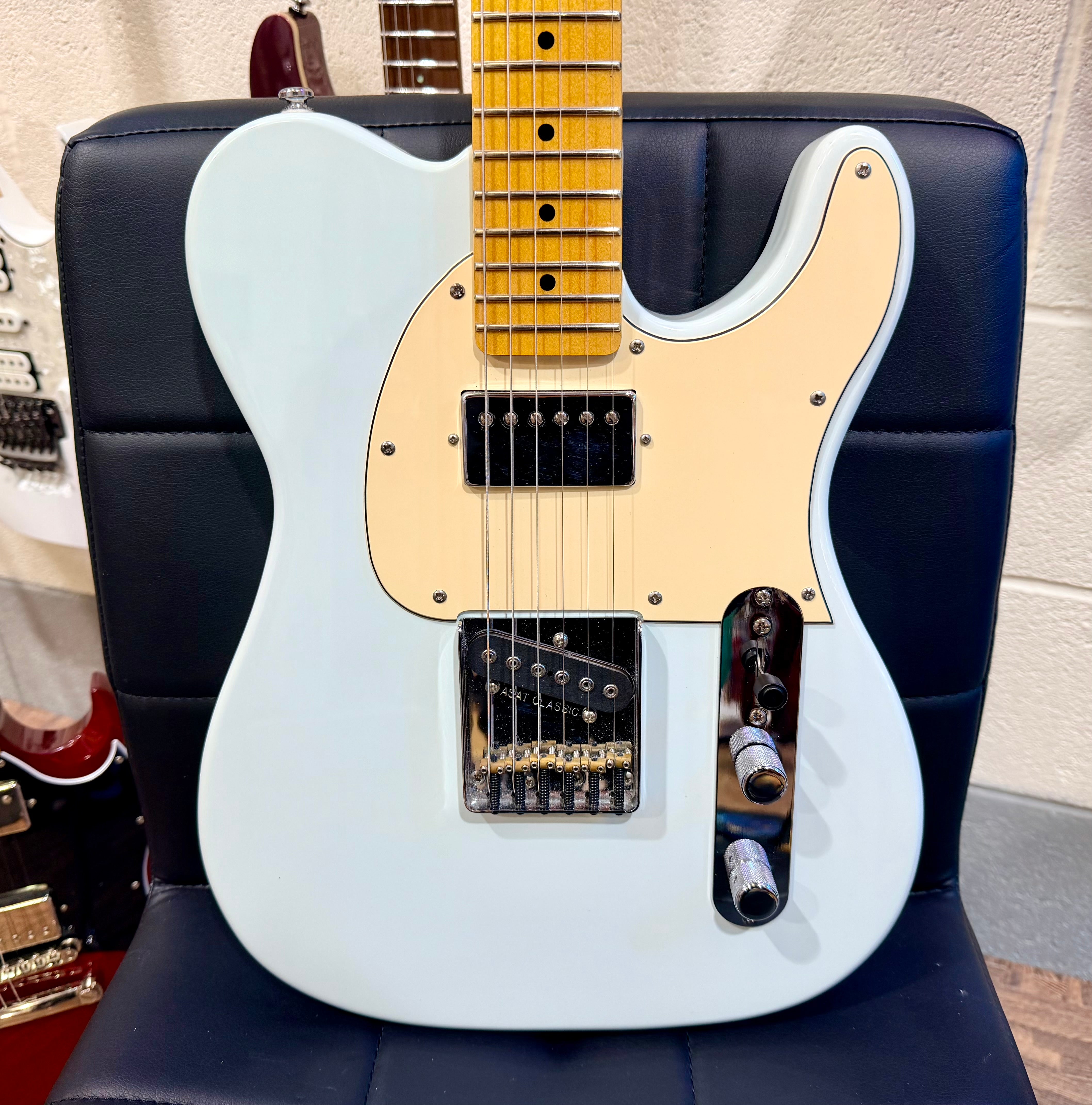 🌟MINT🌟 G&L ASAT Classic Bluesboy Tribute Series~ Sonic Blue~ Telecaster Guitar