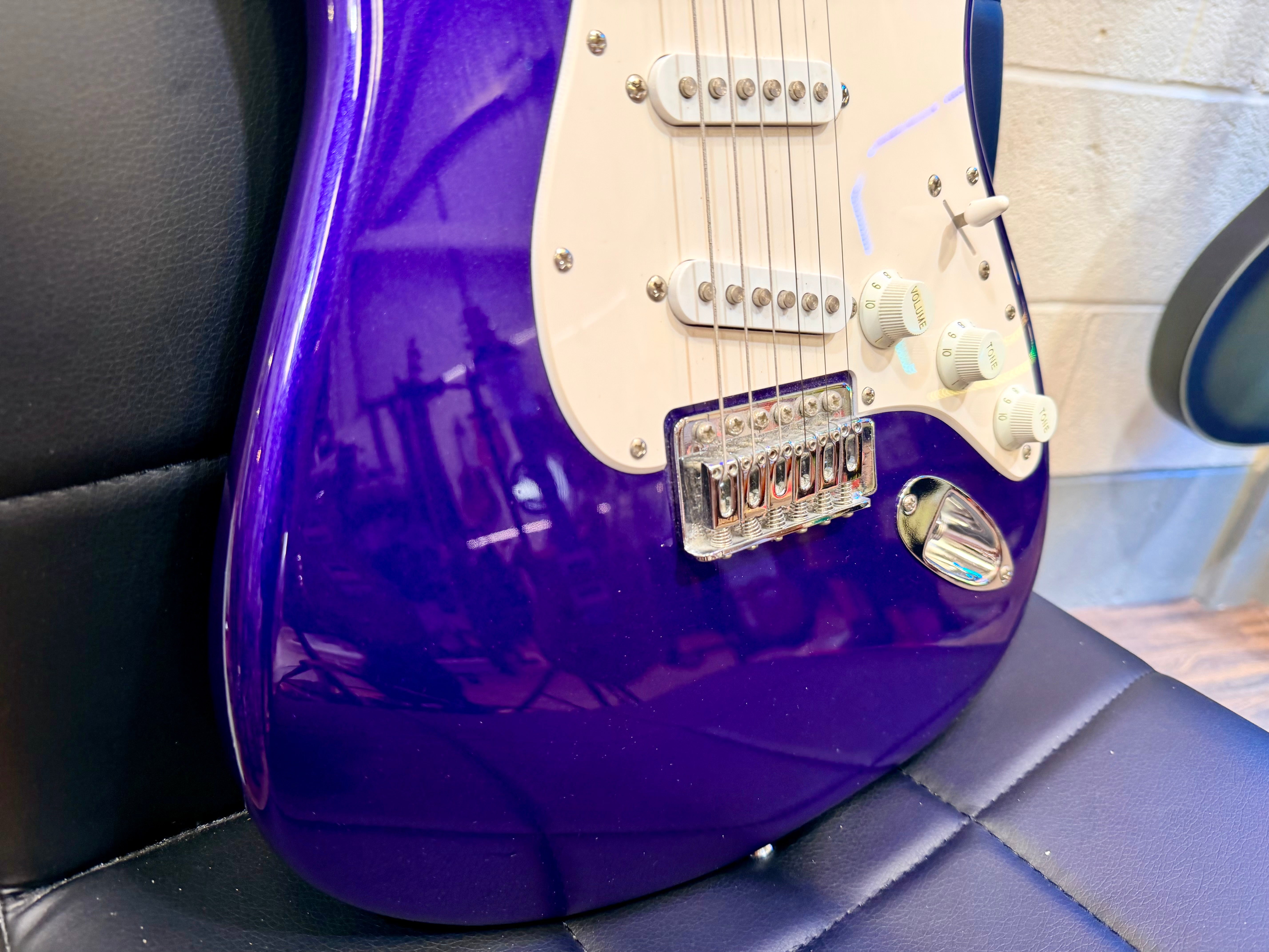 🌟LIMITED EDITION🌟 Fender Squier FSR Bullet Stratocaster~ Metallic Purple/Blue!