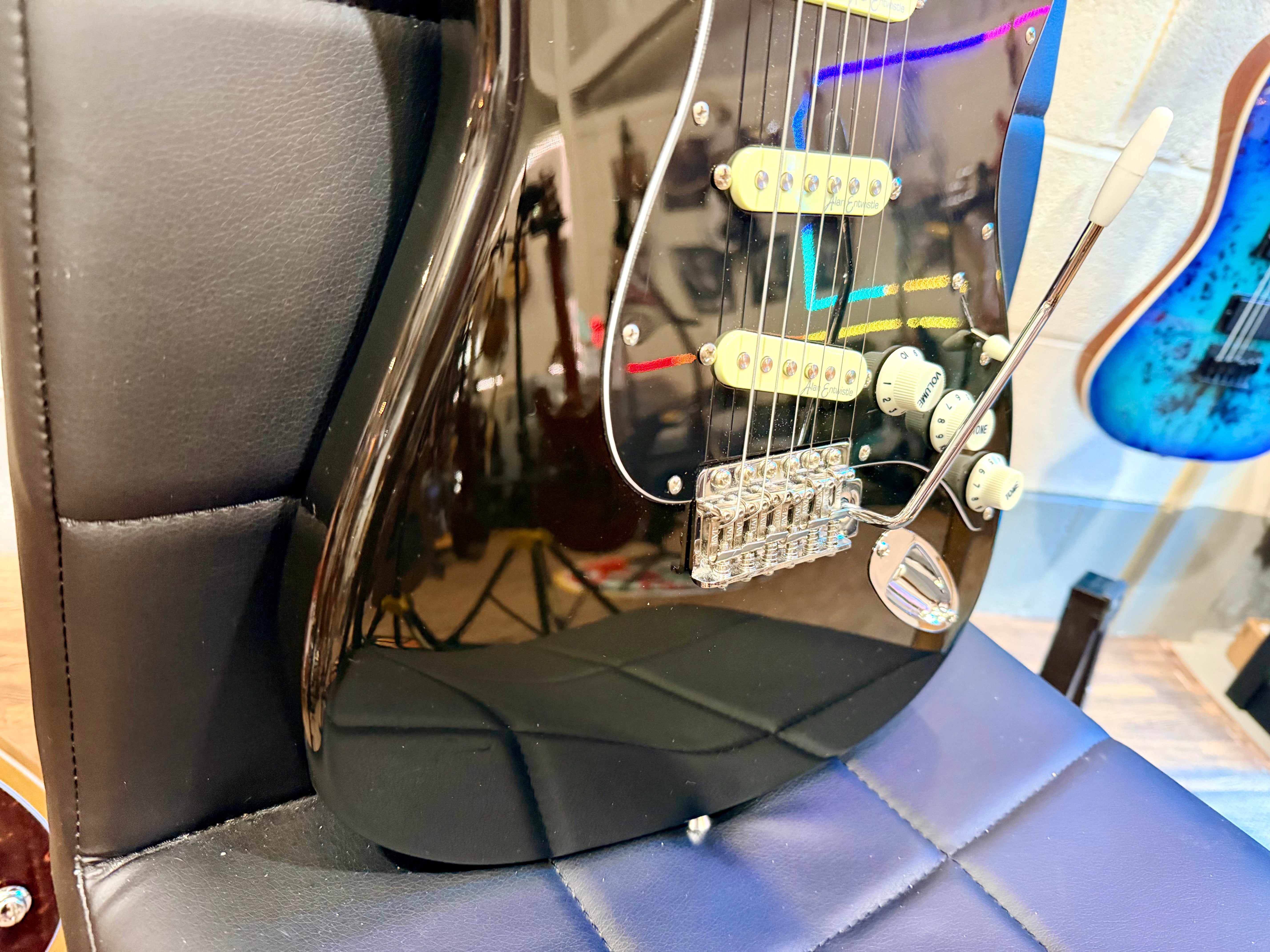 🔥MINT🔥 Vintage V60 Coaster Series Electric Guitar ~Boulevard Black~Strat style