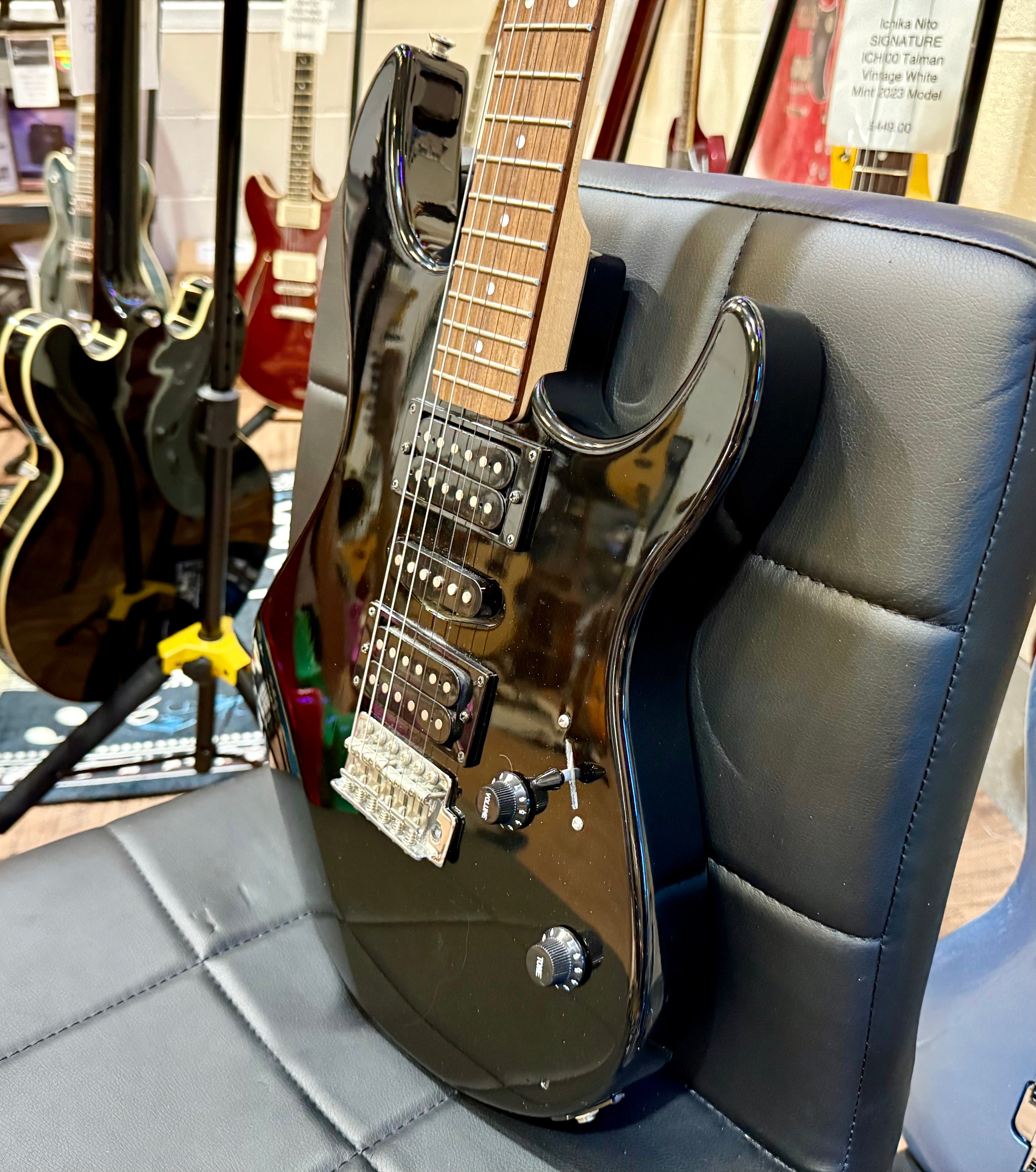 🌟PERFECT STARTER🌟 Yamaha ERG121 Electric Guitar In Gloss Black~ HSH Pickups!