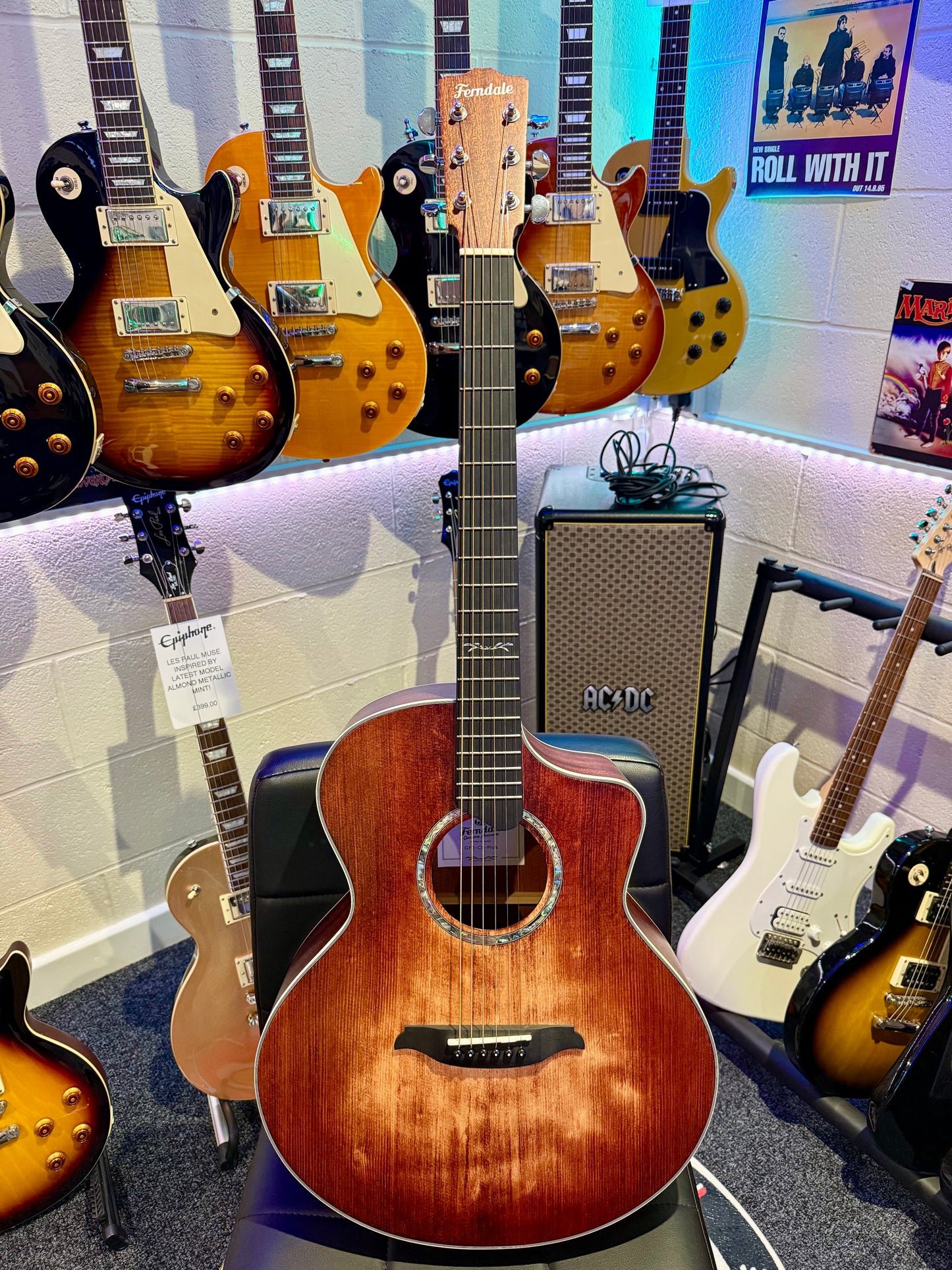 π Ferndale GF2-CE-PLUS Grand Auditorium~Satin Antique Burst Electro Acoustic π