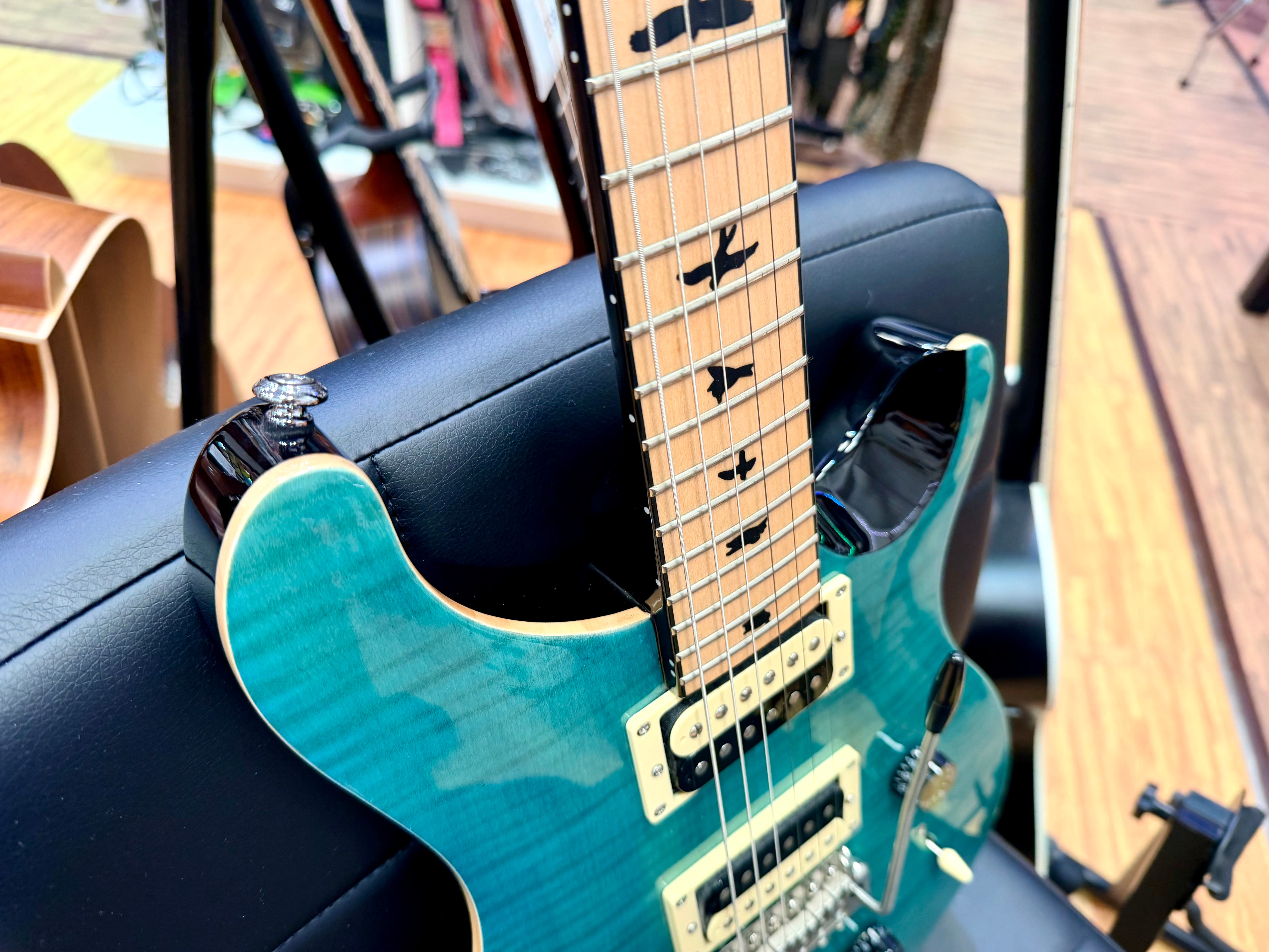 ✨RARE✨ PRS SE Custom 24 Roasted Maple Limited Edition~ Sapphire Turquoise + Bag