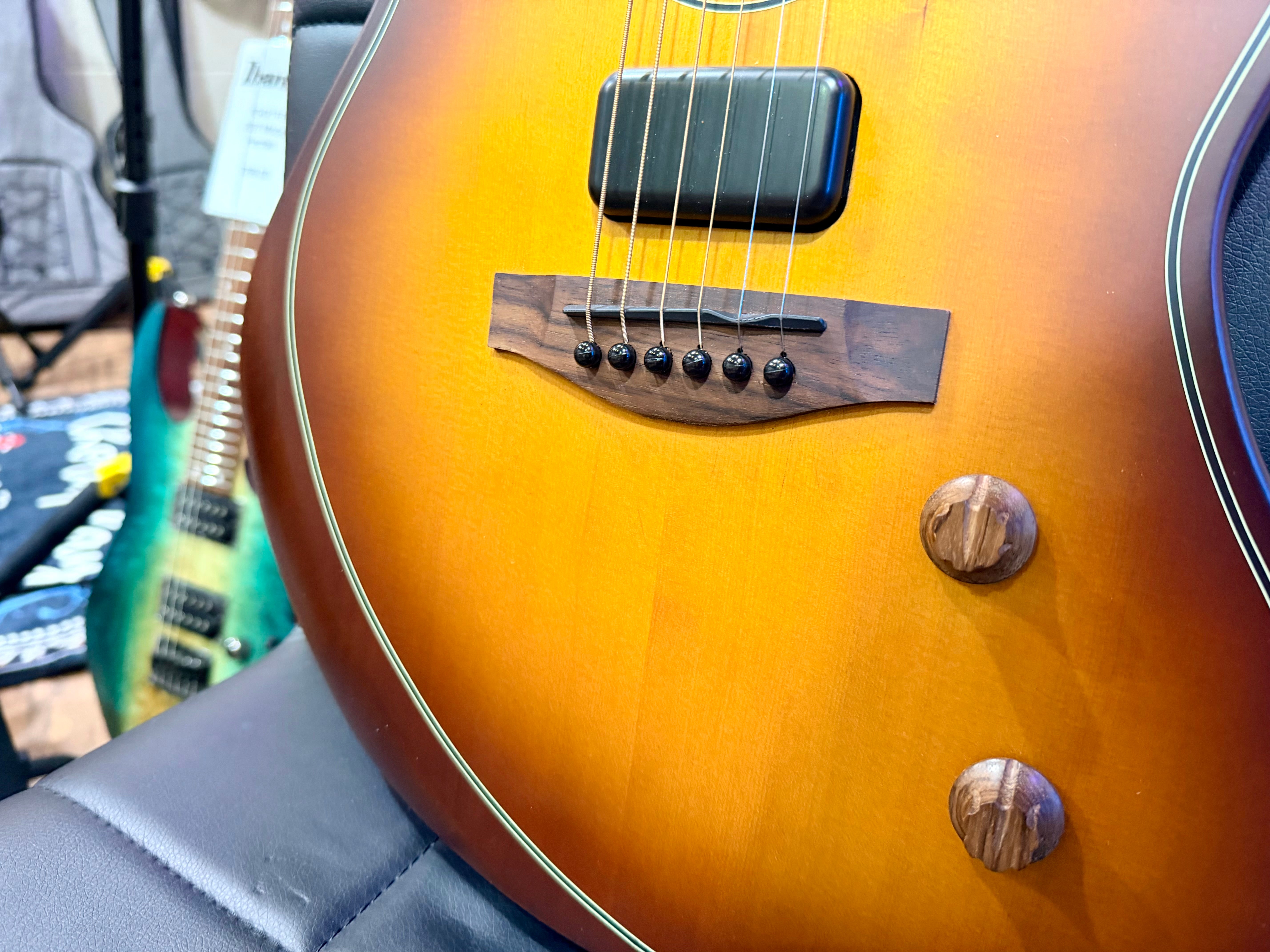 🍯2025🍯 Fender Acoustasonic Standard Jazzmaster~ Honey Burst Finish~ Mint!