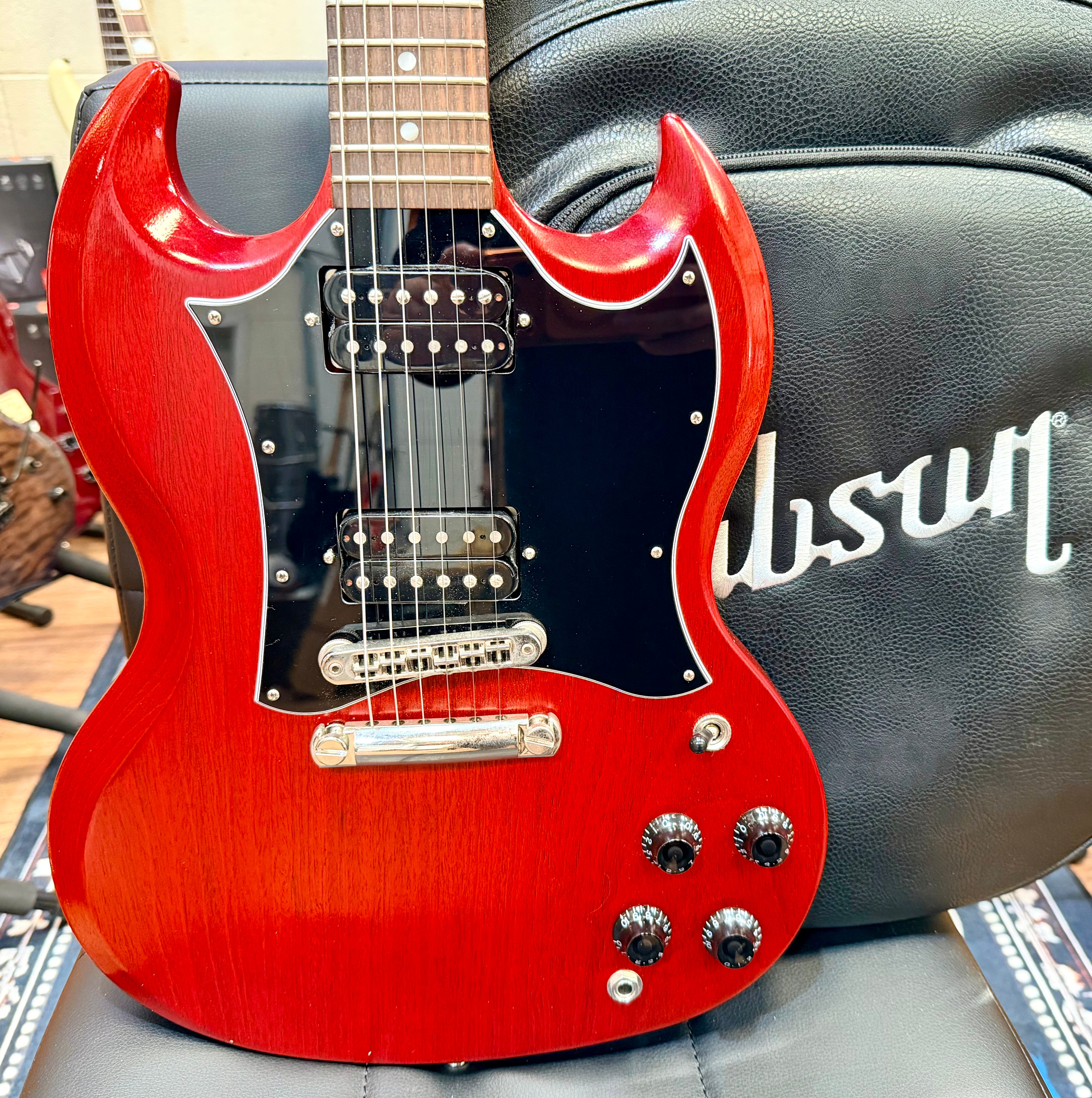 π2022π Gibson SG Tribute~ Worn Satin Cherry USA + Deluxe Gig Bag~ Cherished!