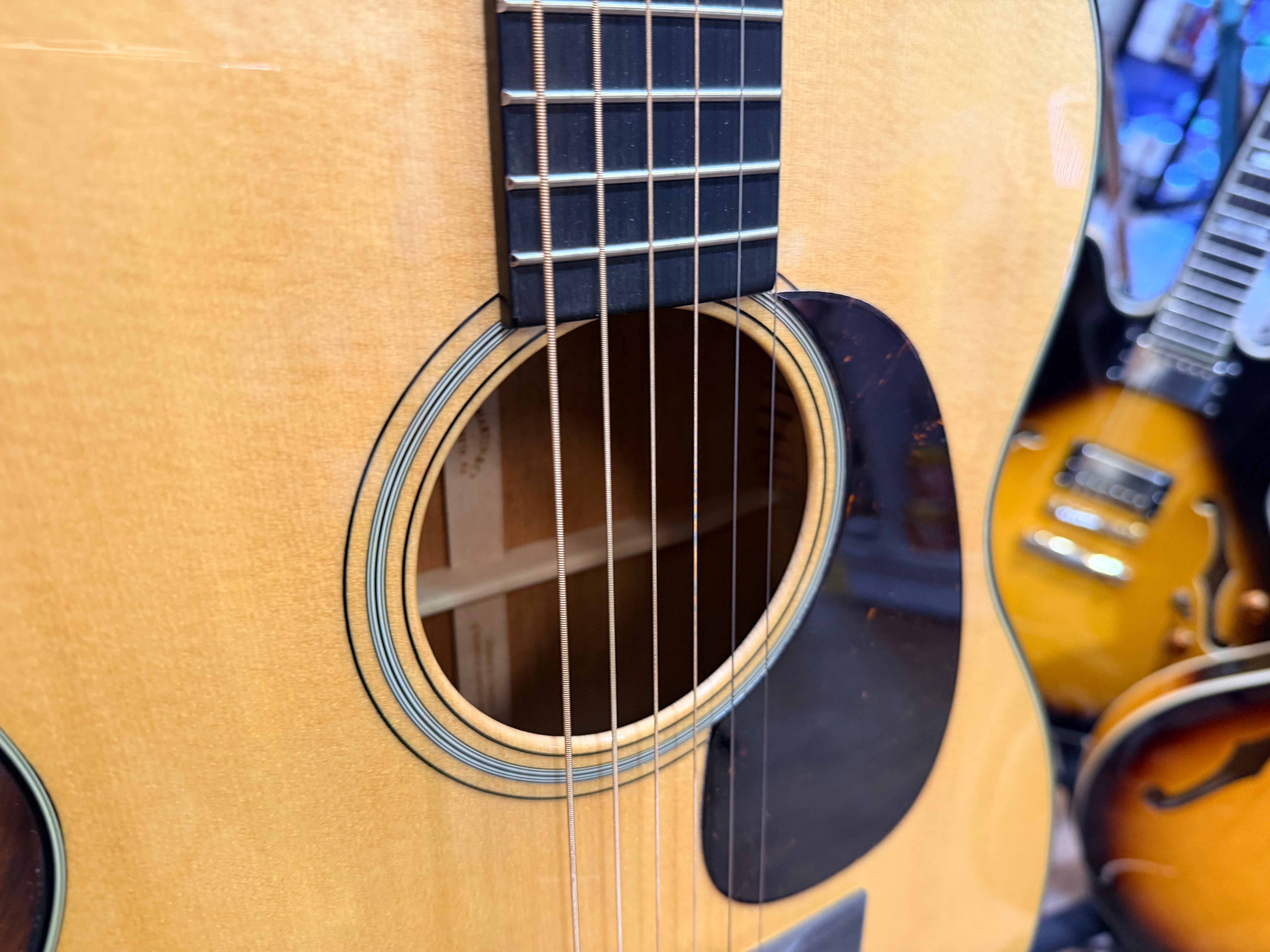 π2025π Martin 00-18 Standard Series Grand Concert Acoustic Guitar~ USA + Case!