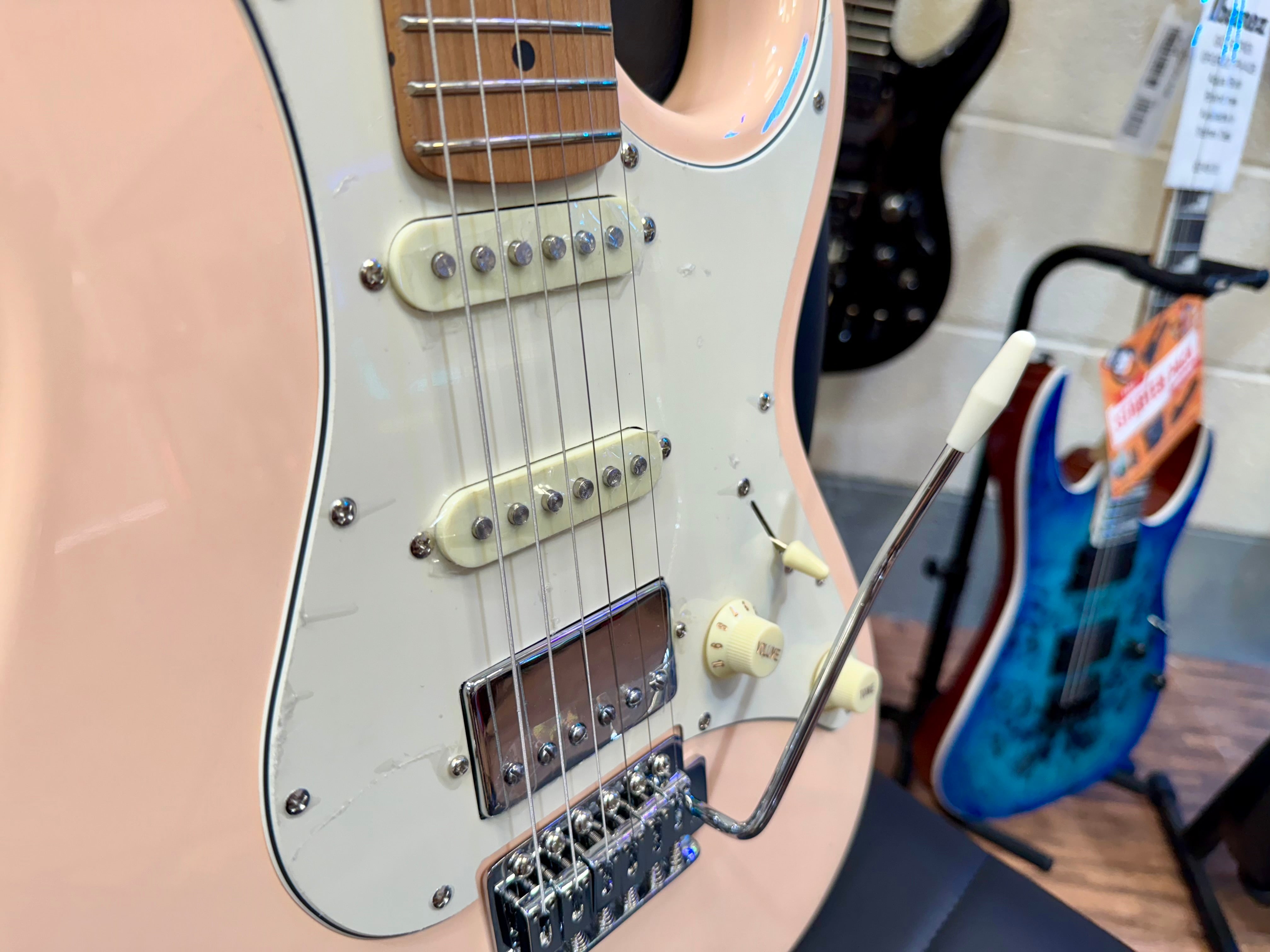 🌟BRAND NEW🌟 Cort G200SE Limited Edition~ Aged Cream~ Roasted Maple~ Latest Model!