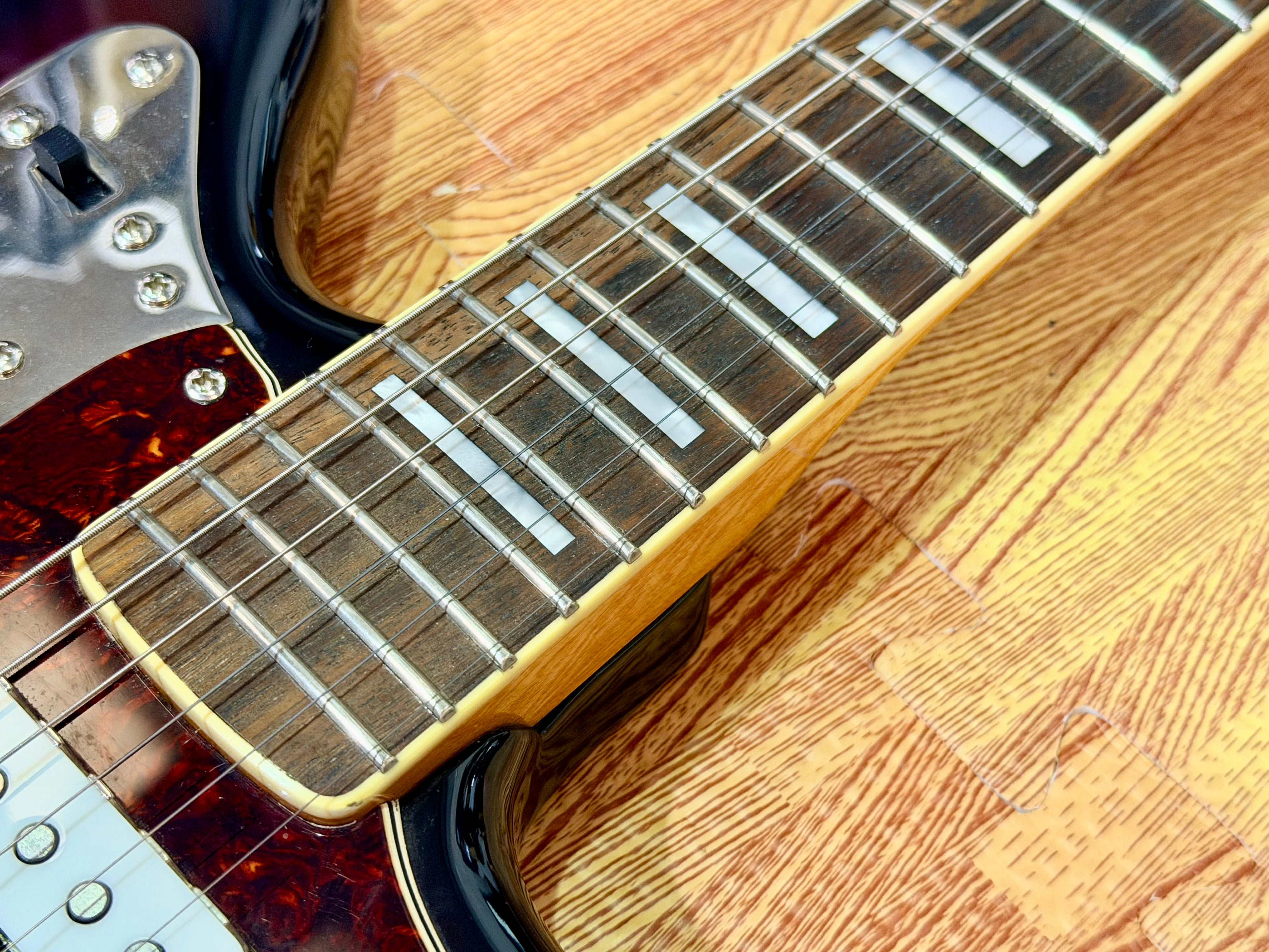 ✨2019✨ Fender Squier Classic Vibe '70s Jaguar~ 3-Tone Sunburst~ Electric Guitar