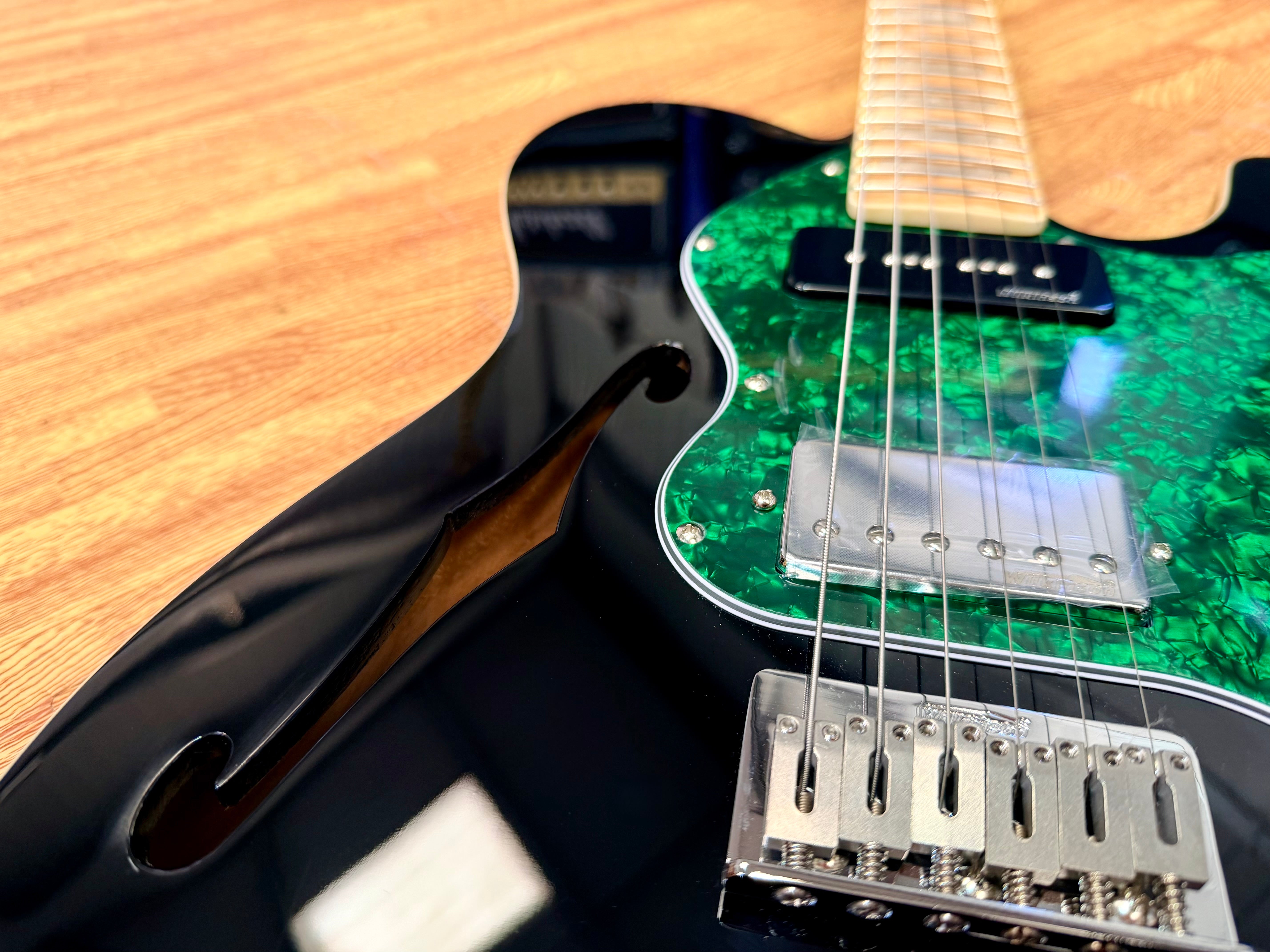 🔥LAST ONE🔥 Vintage 30th Anniversary V72 ReIssued~ Thinline~ Black + Gig Bag!