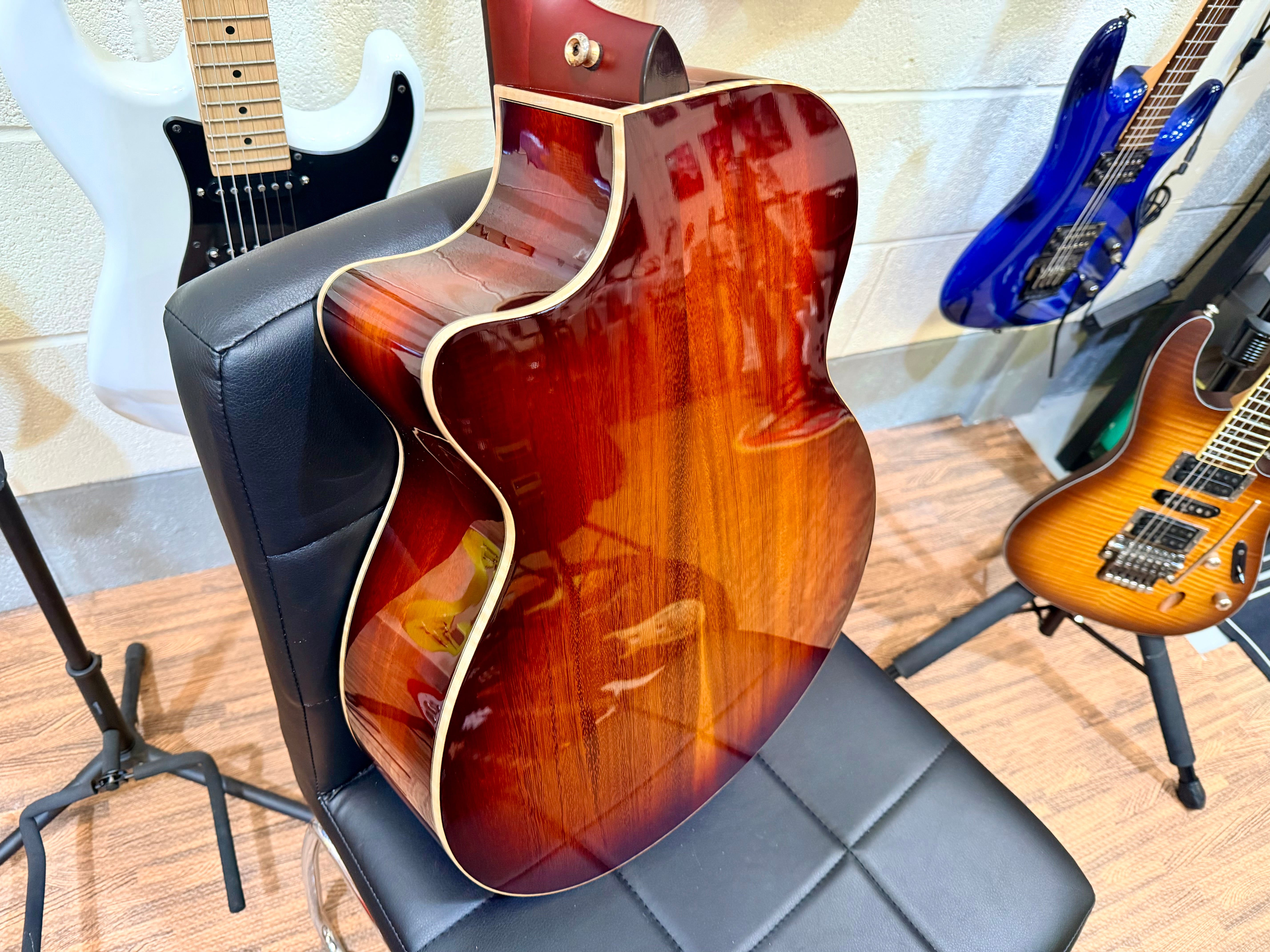 🌟MINT🌟 Faith FVBMB Venus Trembesi Blood Moon Burst~ Electro Acoustic~ Hard Case!