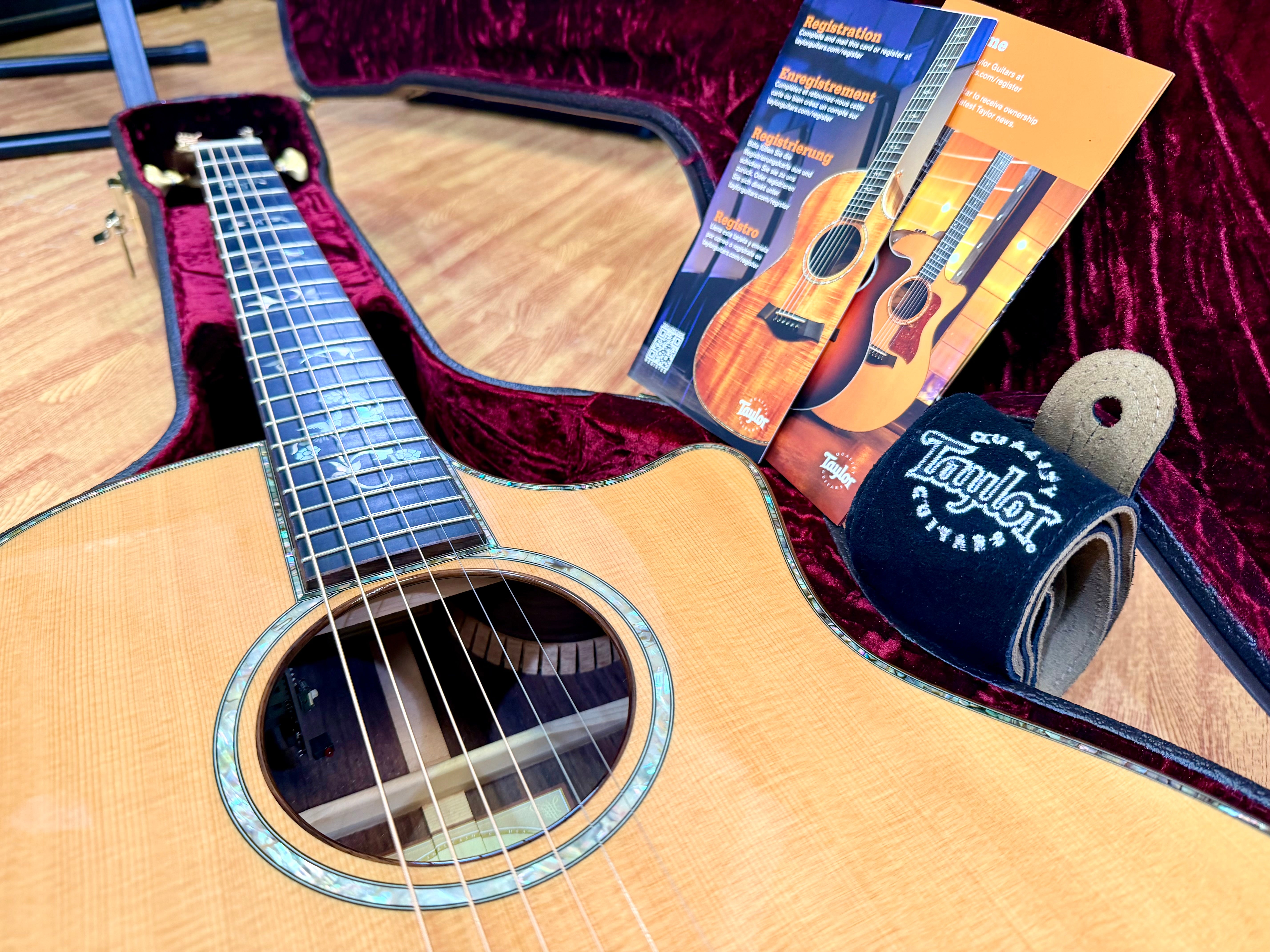 ✨BEAUTIFUL✨ 2011 Taylor 914ce Grand Auditorium~ Cindy Inlay~ Electro Acoustic!