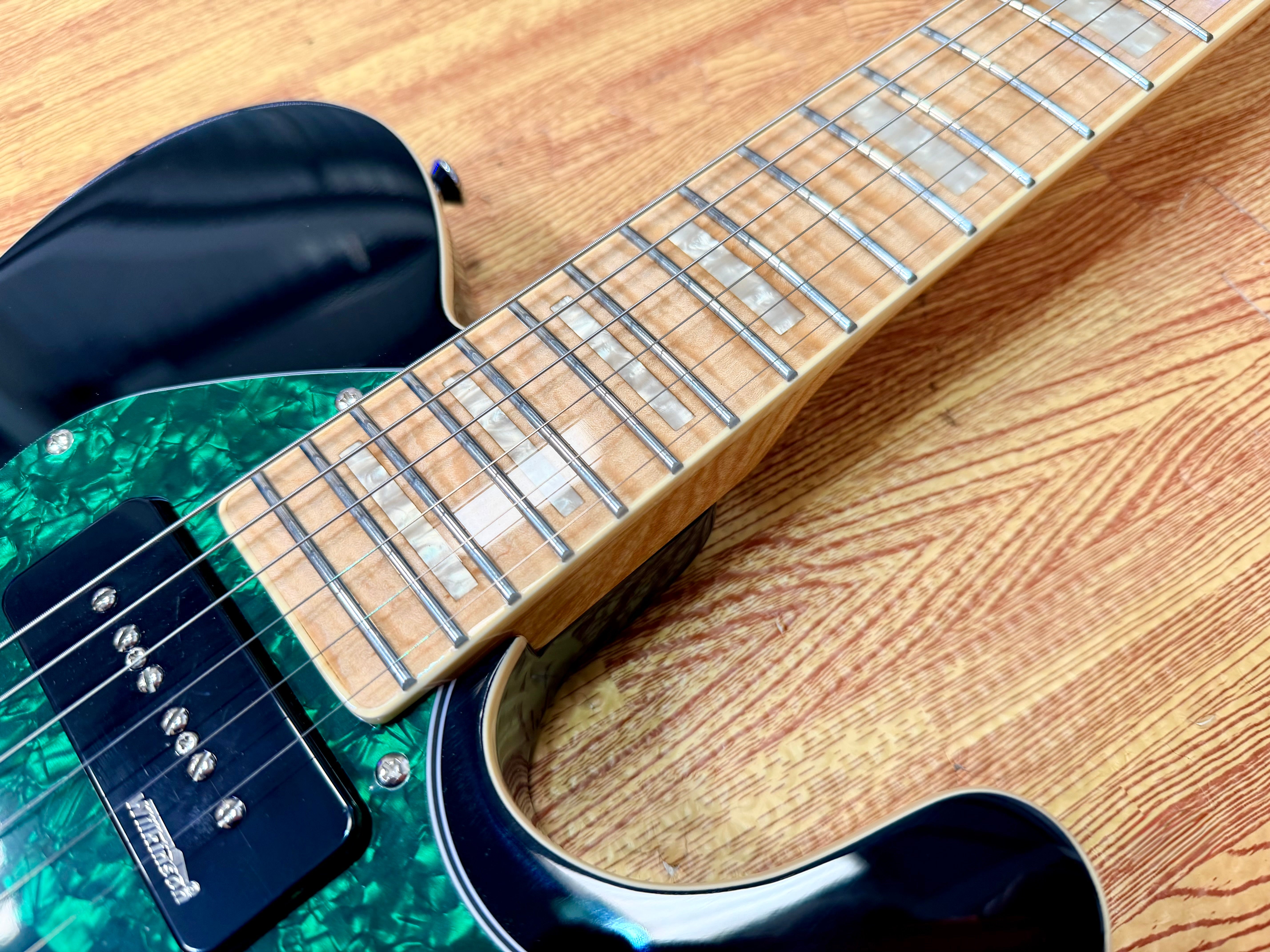 🔥LAST ONE🔥 Vintage 30th Anniversary V72 ReIssued~ Thinline~ Black + Gig Bag!