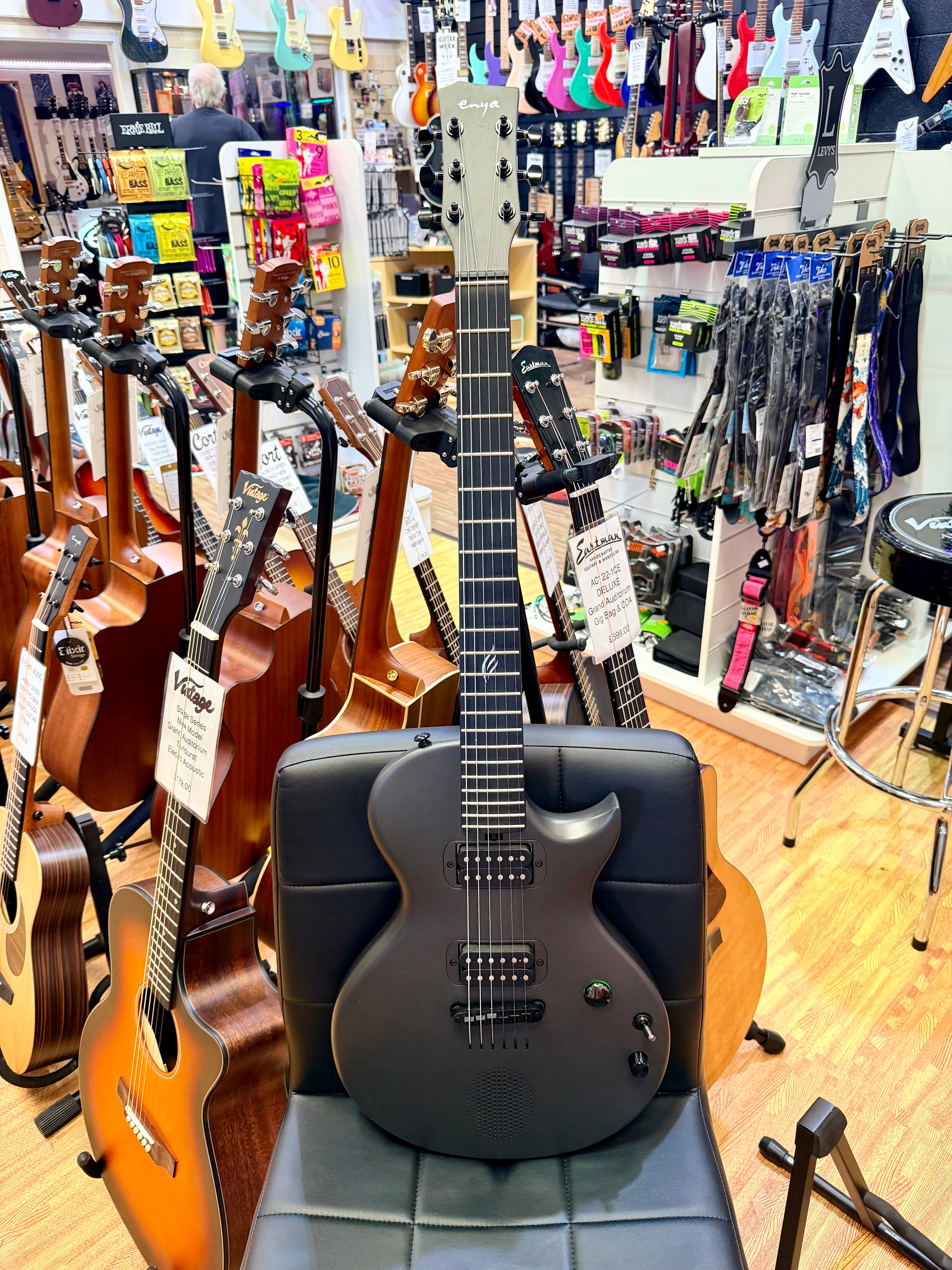 🔥B-STOCK🔥 Enya Nova Go Sonic Black Smart Carbon Fibre Electric Guitar + Bag!