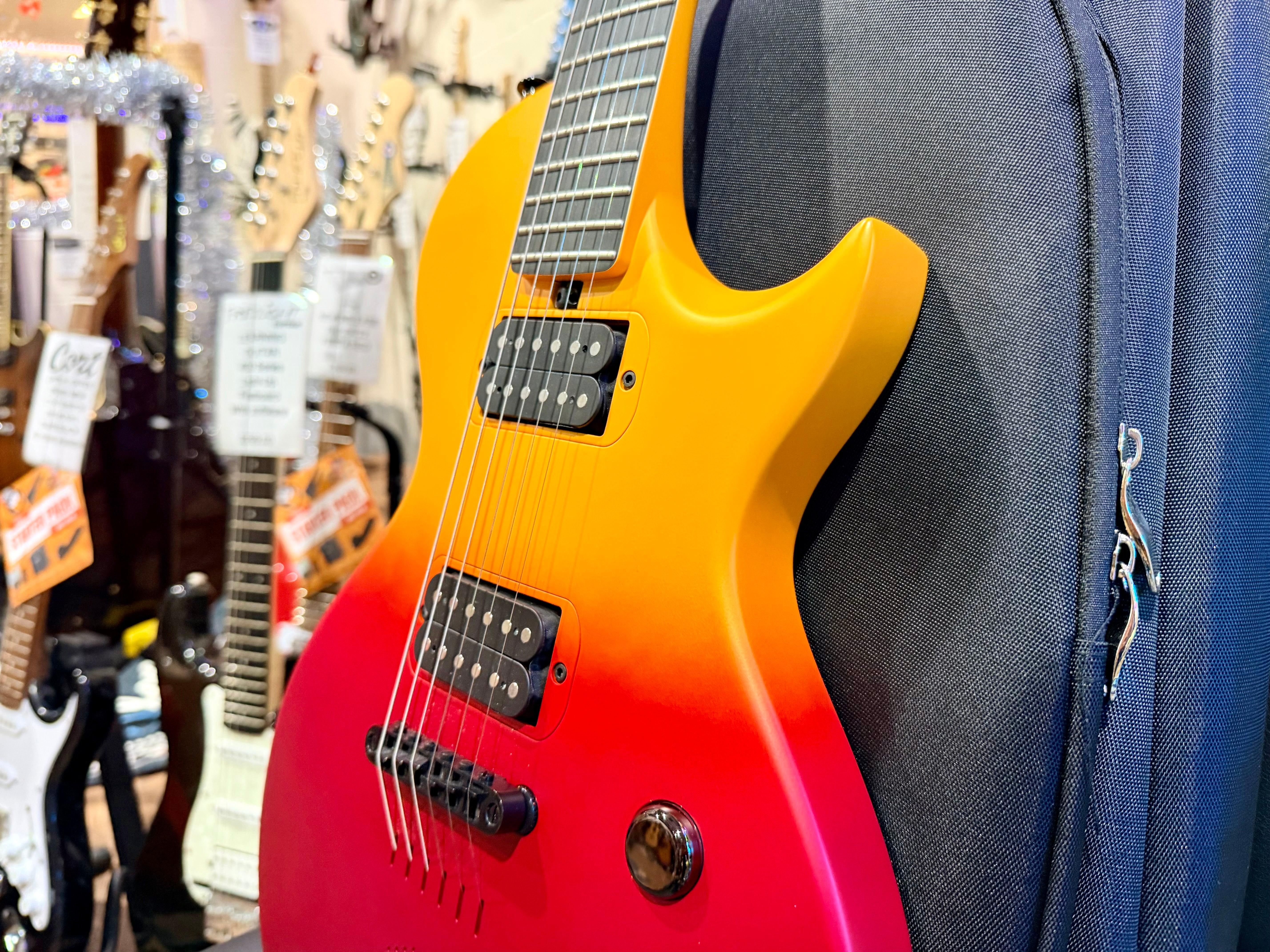 🔥 Enya Nova Go Sonic~ Volcanic Red~ Smart Electric Guitar~Speaker & FX + Bag 🔥