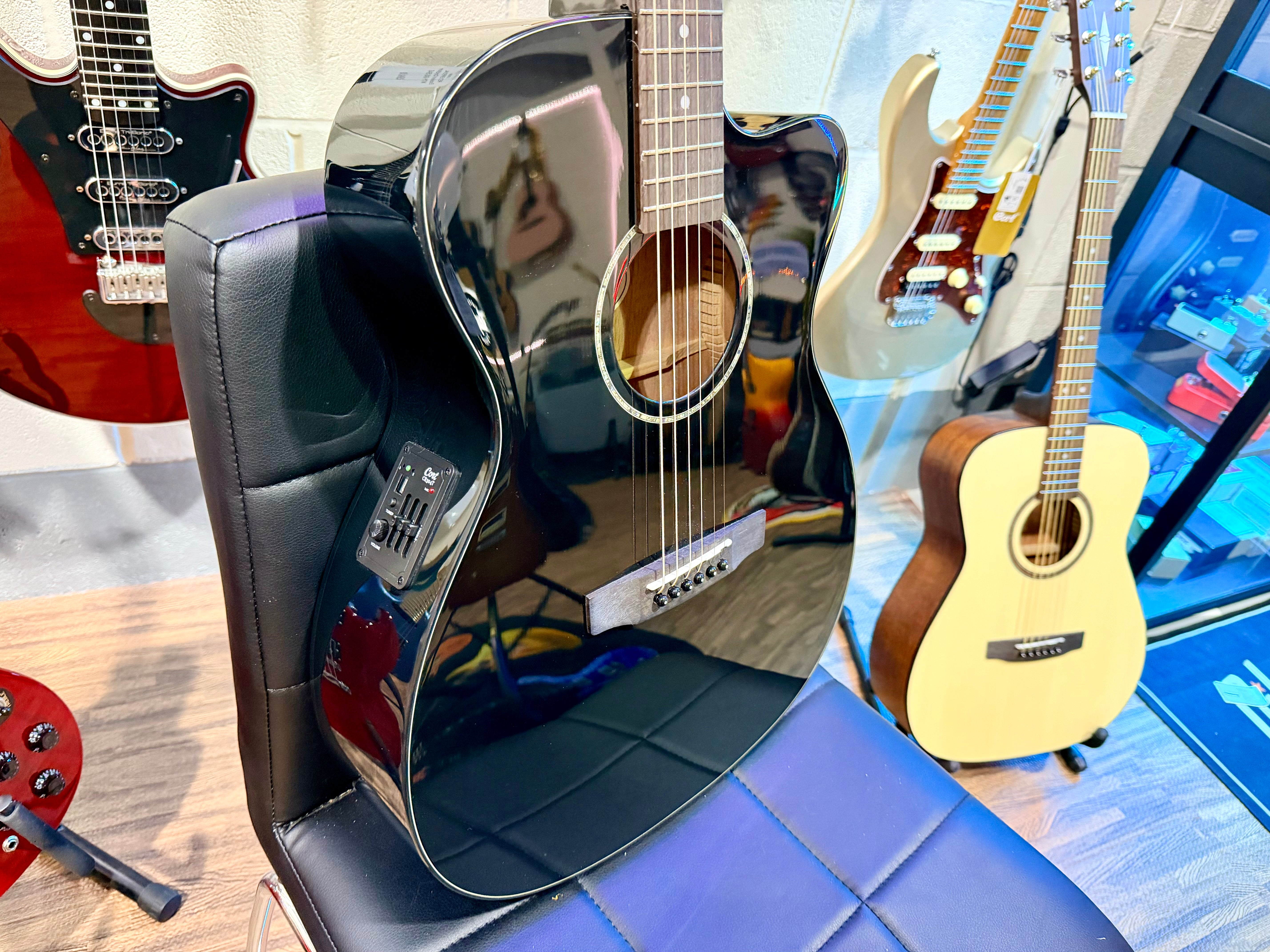 🌟NEW 2025🌟 Cort L60ce Electro Acoustic Guitar~ Gloss Black~ Orchestra Cutaway!