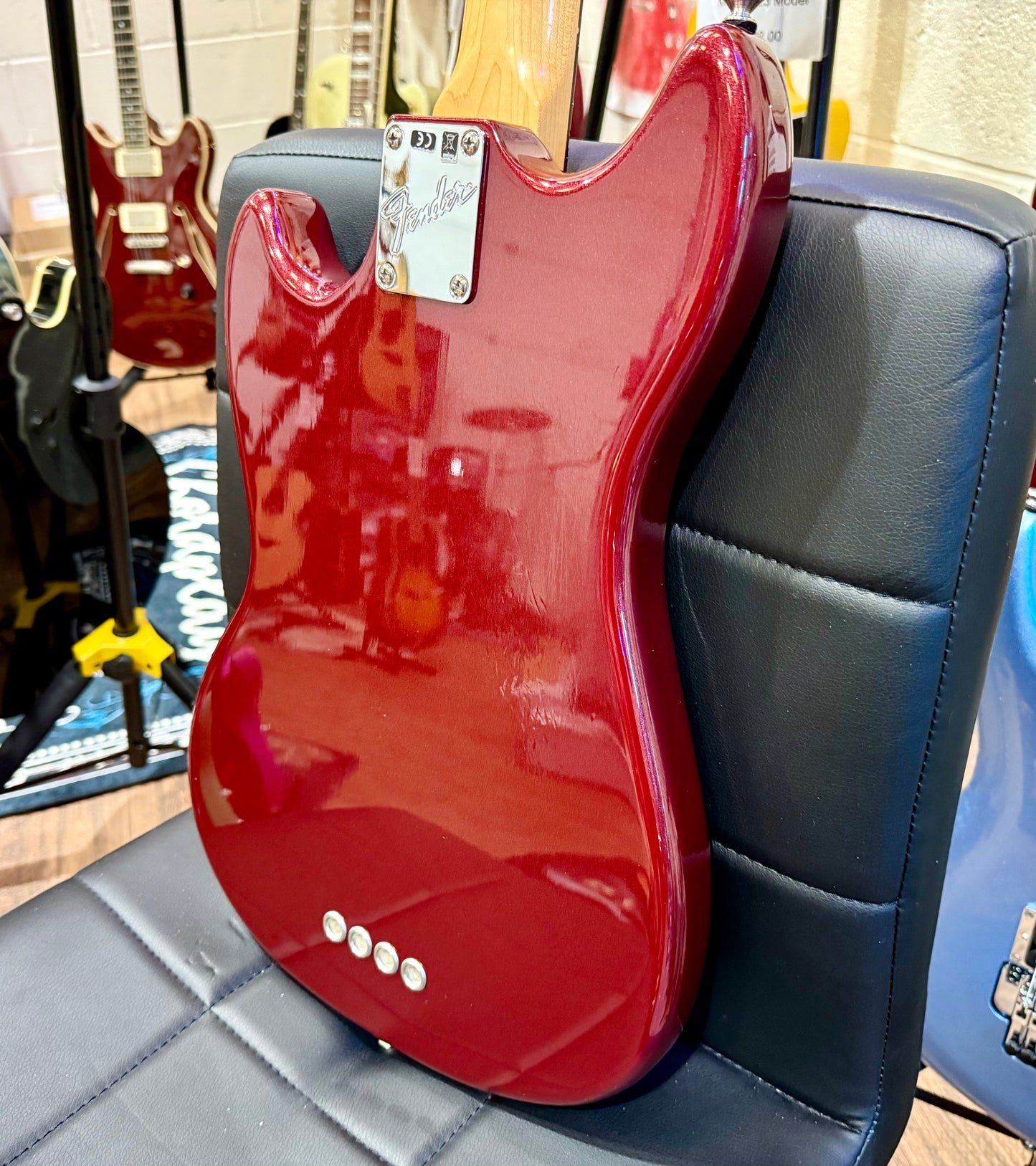 🔥2021 USA🔥 Fender American Performer Mustang Bass~ Aubergine Sparkle + COA!