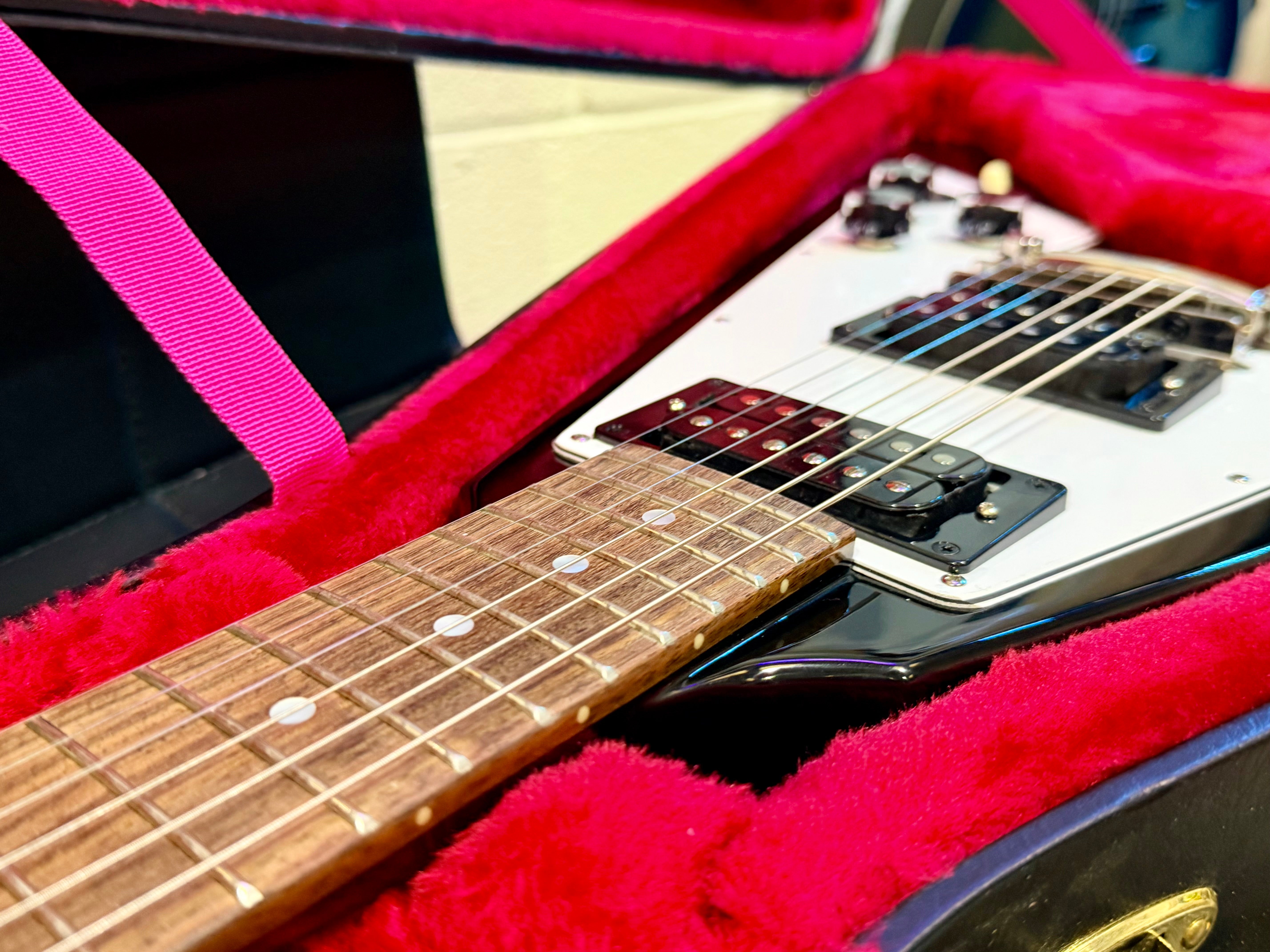 🔥MINT🔥 Epiphone Kirk Hammett 1979 Flying V Ebony~ Inspired By Gibson~ Hard Case