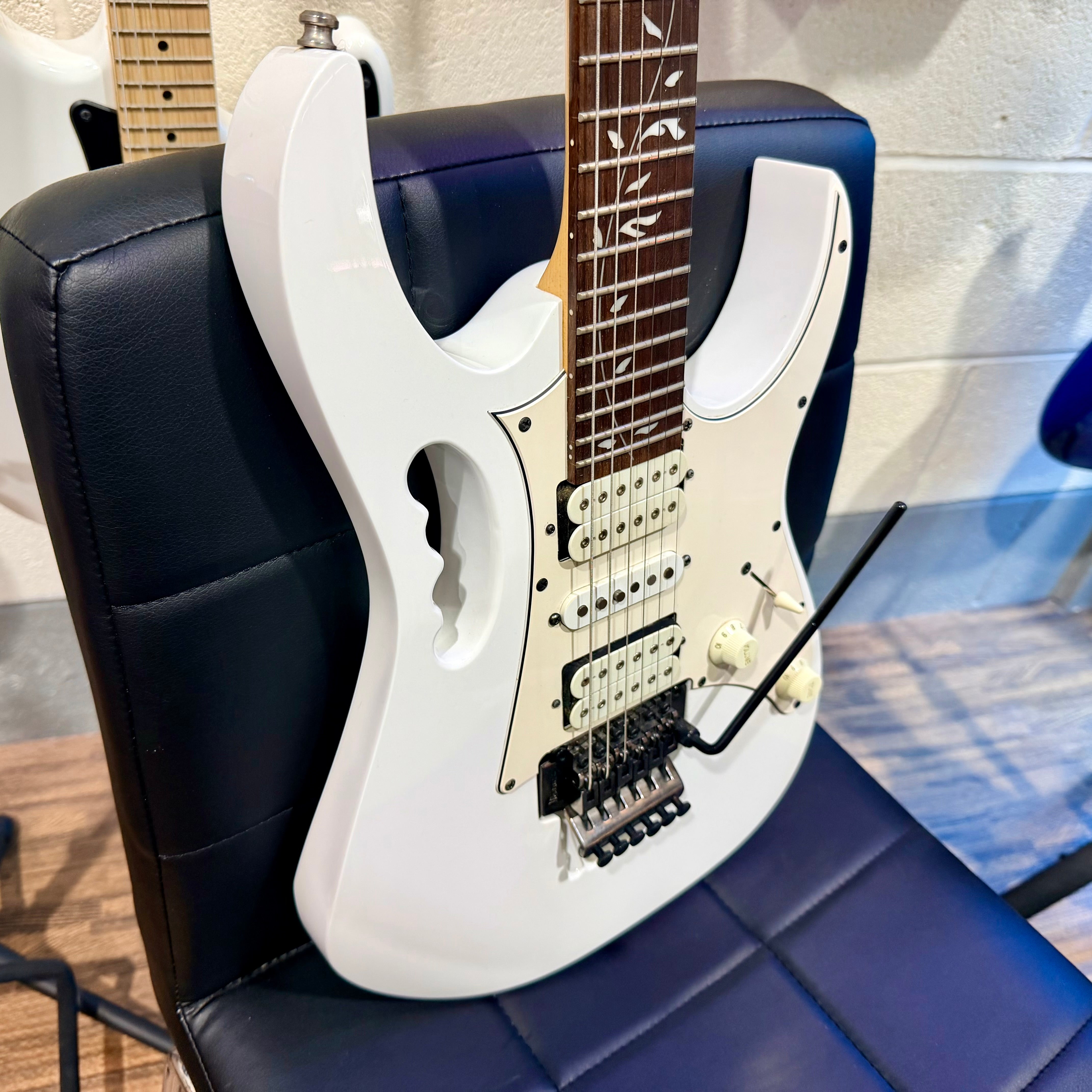 🔥2016🔥 Ibanez JEMJR Steve Vai Signature Electric Guitar~ Jem Junior~ White!