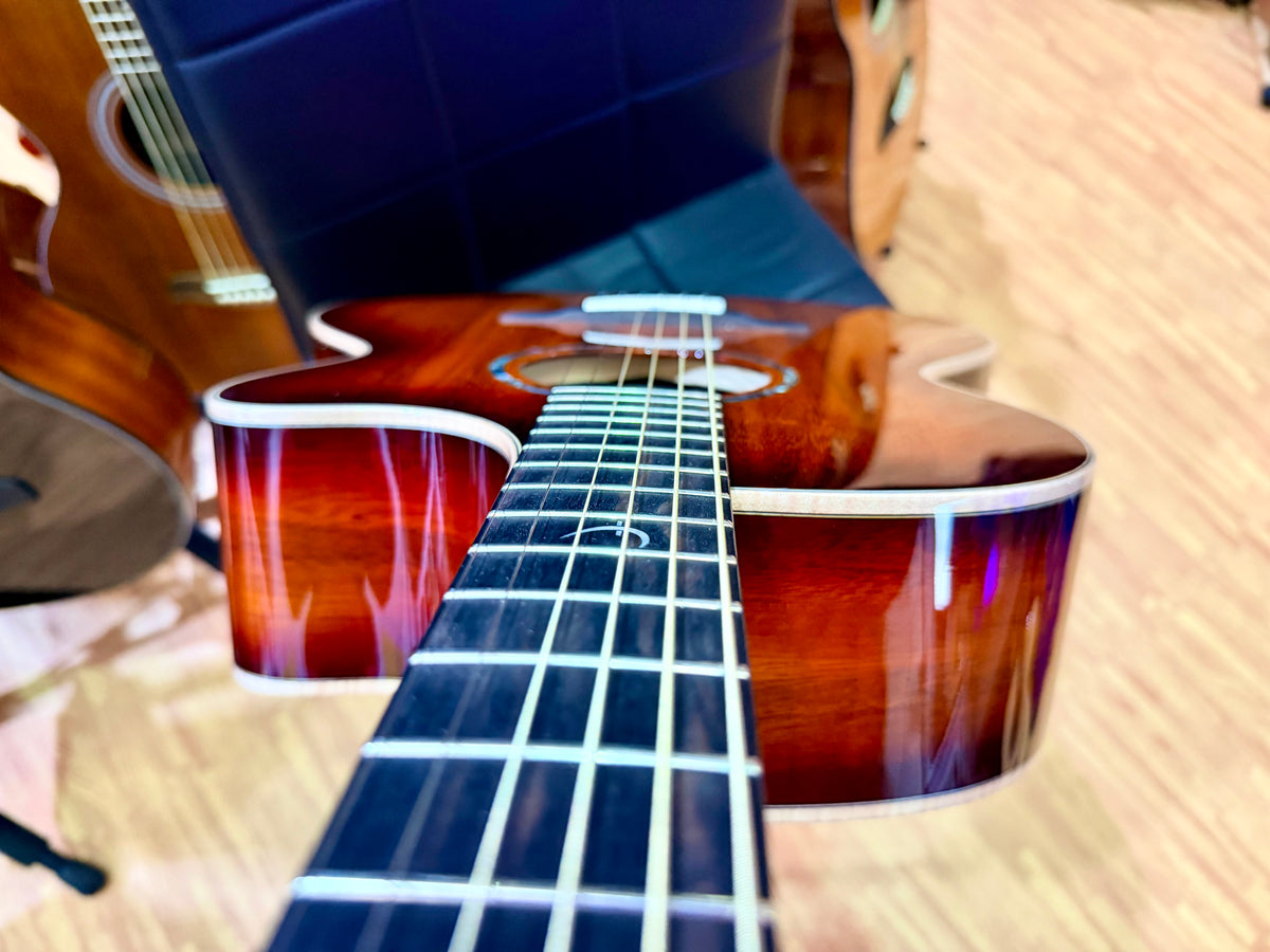 Faith Blood Moon Venus FVBMB All-Solid Trembesi Electro-Acoustic Guitar + Case