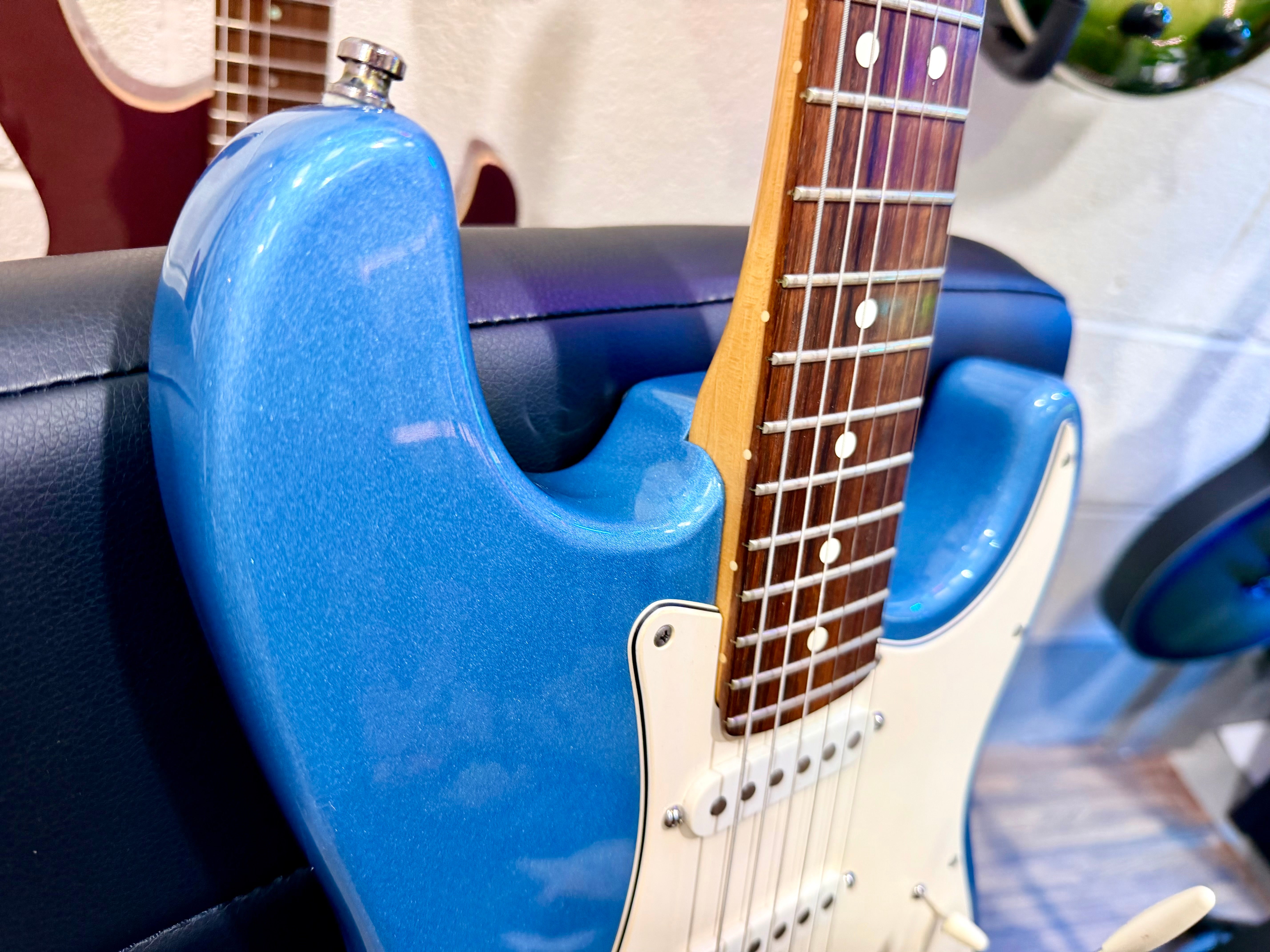 π1996π Fender Limited Edition American Standard Stratocaster~ Lake Placid Blue