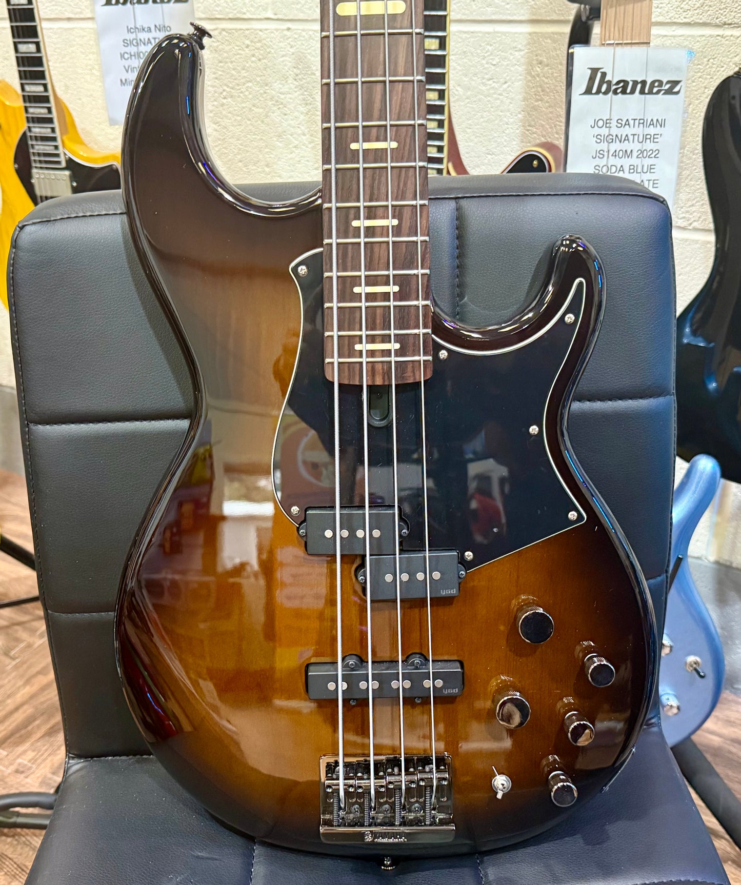 š„MINT 2022š„ Yamaha BB734A Active Bass Guitar~ Dark Coffee Sunburst + Hard Case