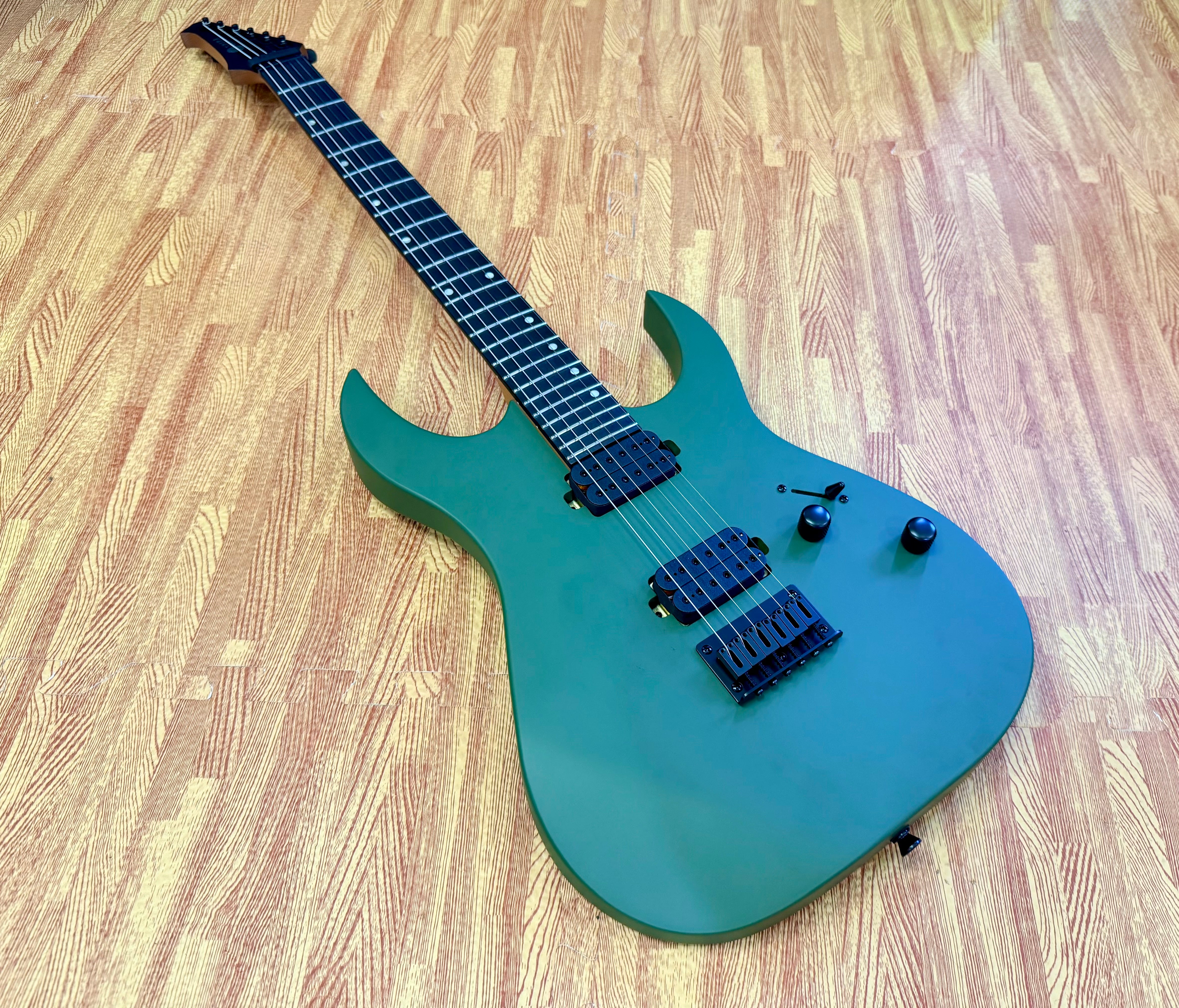 ⚡️NEW⚡️ Spira S-400 Satin Dark Green~ Electric Guitar HH~ Locking Tuners~ 2026!