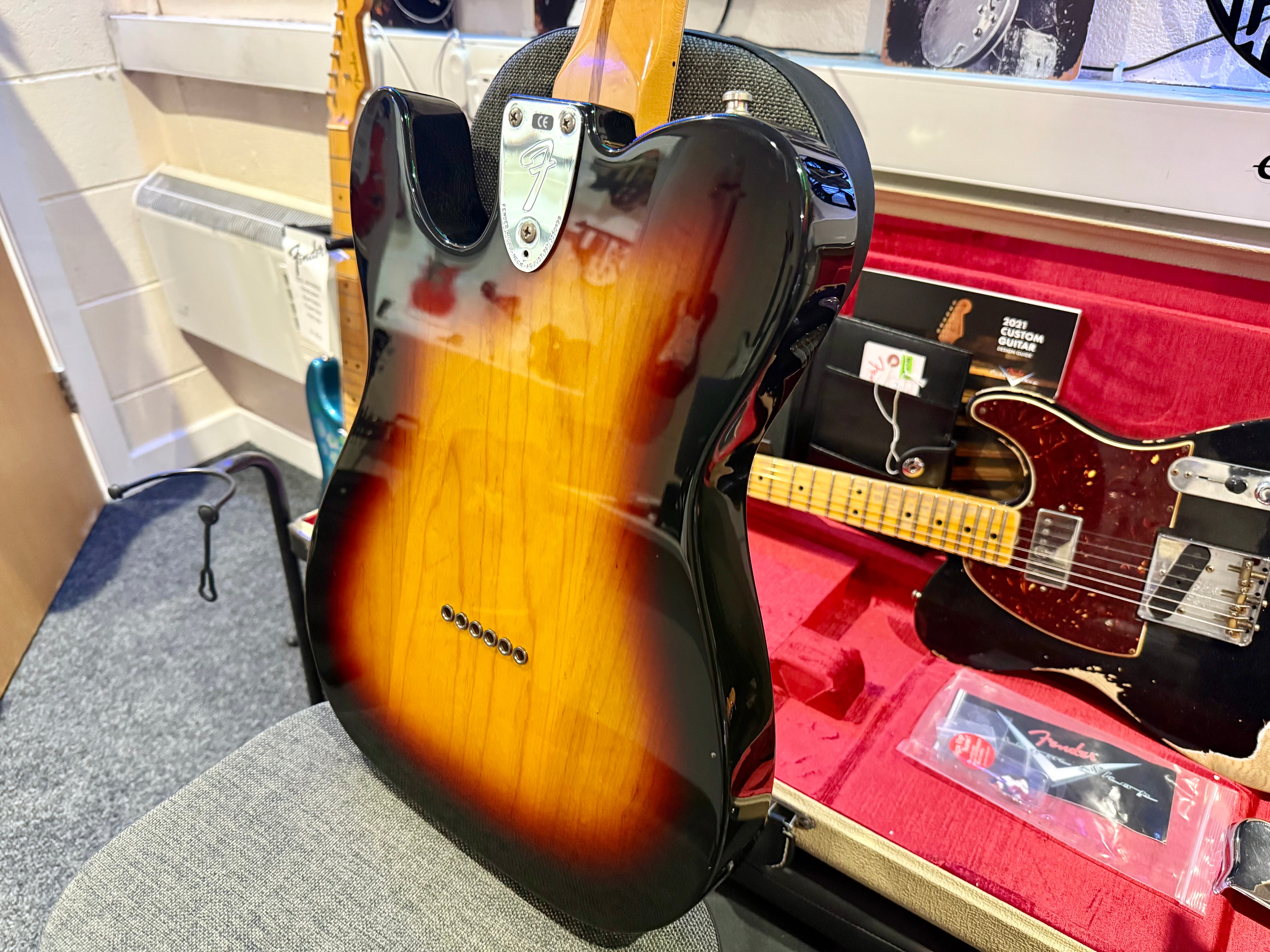 🌟1999🌟 Fender Classic Series '72 Telecaster Thinline~ 3 Color Sunburst~ Lovely