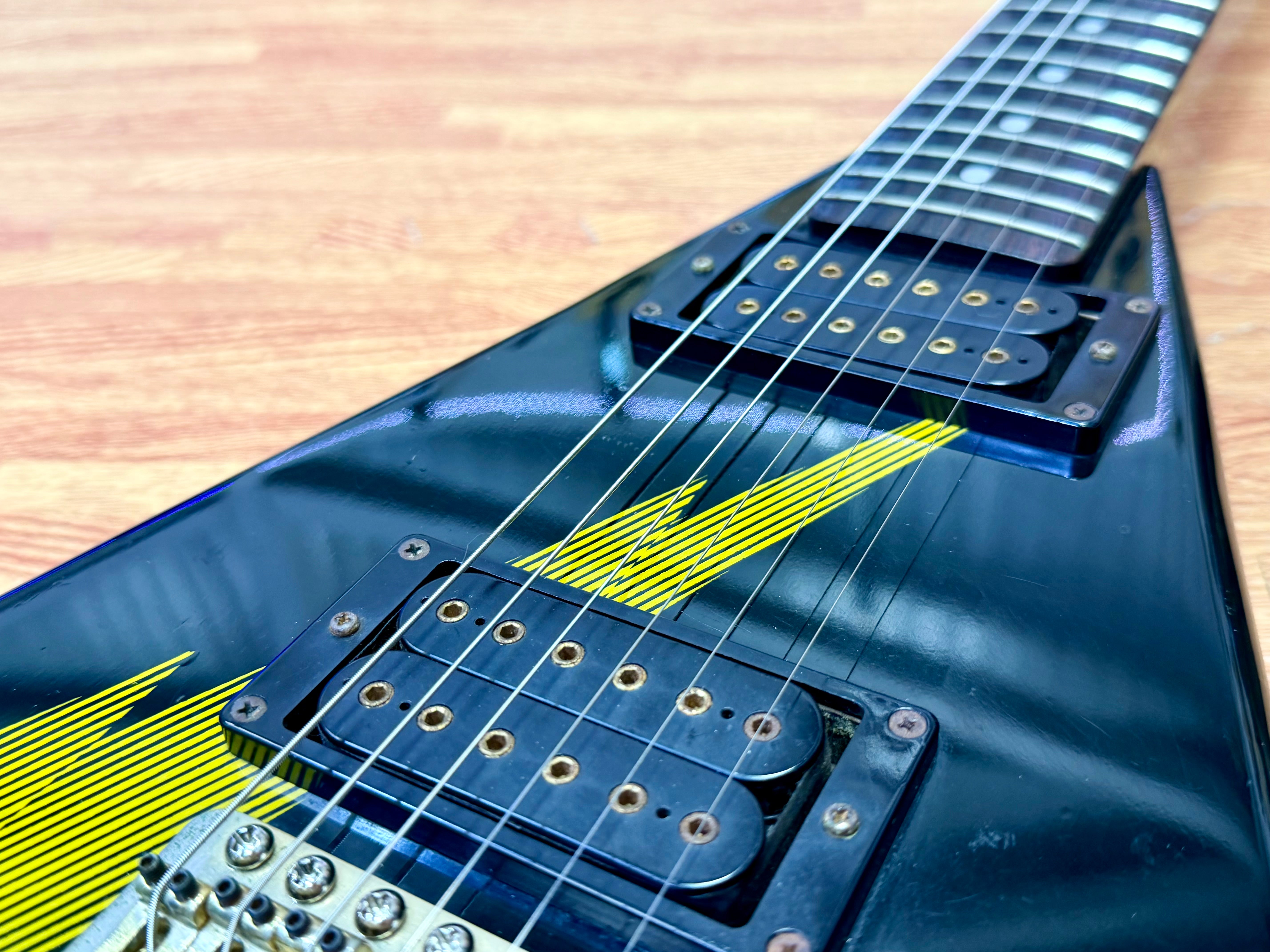 π―π΅ 1983 JAPAN π―π΅ Aria Pro II XX Deluxe Flying V 1983 Lightning MIJ Matsumoku